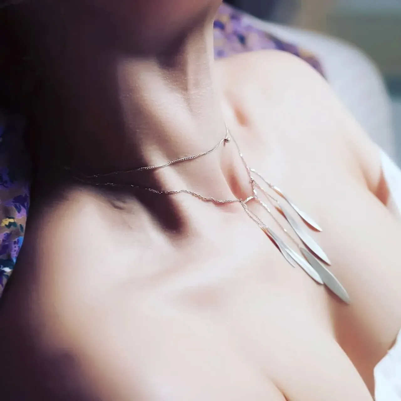 Лето, любовь, жизнь, музыка и счастье!❤️
Струящиеся линии в изящном колье и серьгах из серебра. 
—

#golivearrings#купитьсерьги#подарокподруге #ювелирмосква#серебро925пробы#ювелирмосква#уникальныеукрашения#украшенияназаказ#серьгисеребро#серьгилистья #подарокподруге