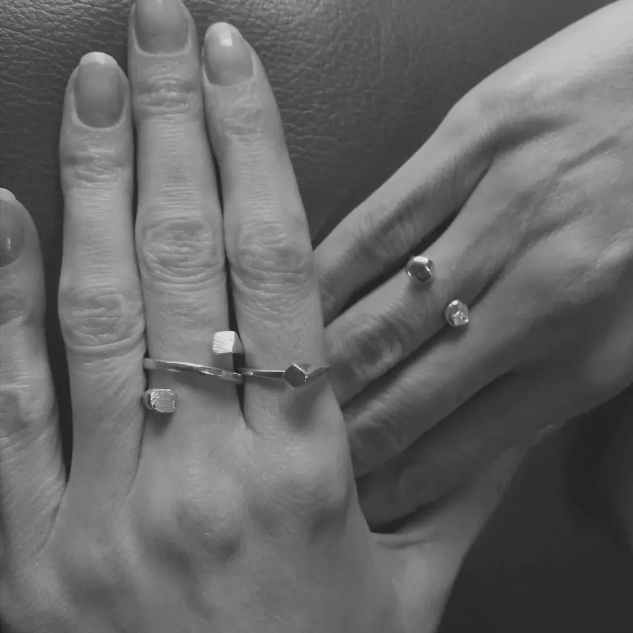 Созданы для того, чтобы притягивать внимание 🍁
-
#ювелирныеукрашения #newjewelry #silver #кольцо #серебро #trend #ювелир #ring #минималистическиеукрашения #jewelry #jewelrydesign #style #contemporaryjewellery #ручнаяработа#fashion#beauty#rings#minimal#кольца#украшенияручнойработы#brand#silver925 #jewelrygram #golivering#golivejewelry #trend#современныеукрашения#newjewelry #купитькольцо#украшенияназаказ#украшениялюкс#jewelrydesigner