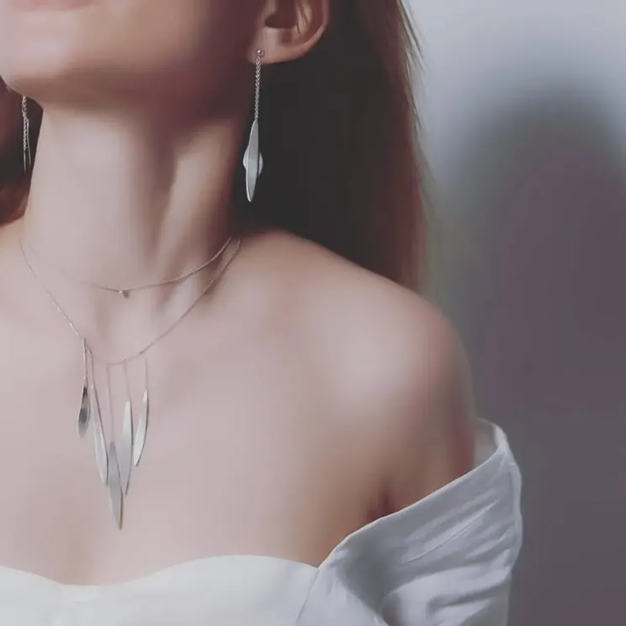 Лето, любовь, жизнь, музыка и счастье!❤️
Струящиеся линии в изящном колье и серьгах из серебра. 
—

#golivearrings#купитьсерьги#подарокподруге #ювелирмосква#серебро925пробы#ювелирмосква#уникальныеукрашения#украшенияназаказ#серьгисеребро#серьгилистья #подарокподруге