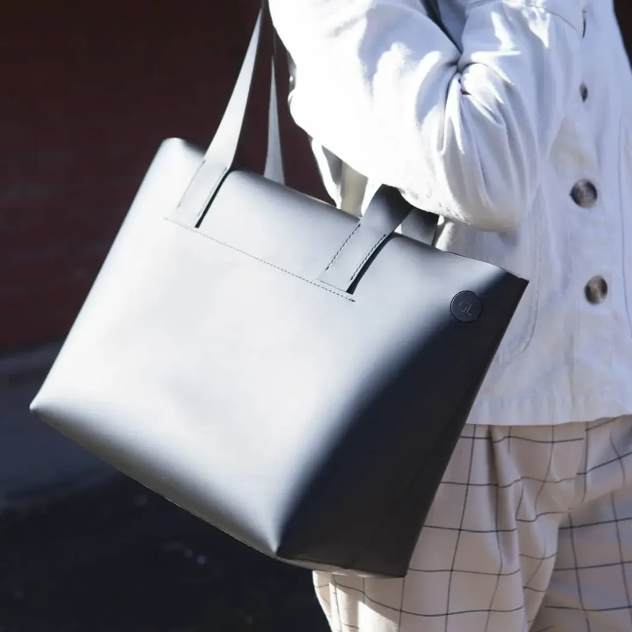 Потрясающе удобна👜
Размер M. 
Кожа для тактильных гурманов♥️
-
#shopper #сумкашопер#шопер#кожанаясумка#сумкаручнаяработа#кожа#эксклюзив