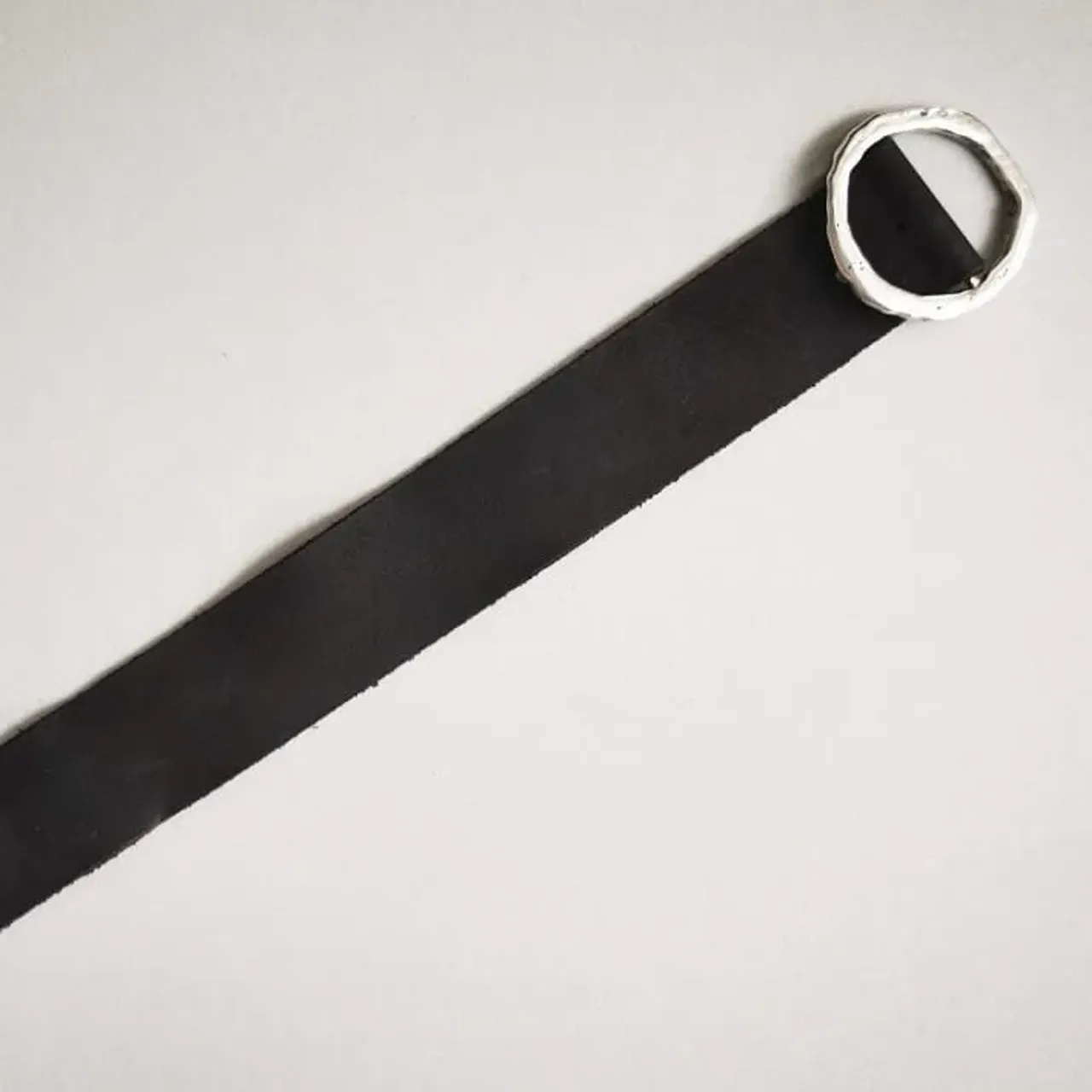 Кожаный браслет с вулканическим кругом.
-
#golivebracelet#кожасеребро#браслеткожа#серебро#украшенияизсеребра #украшениянакаждыйдень#накажыйдень