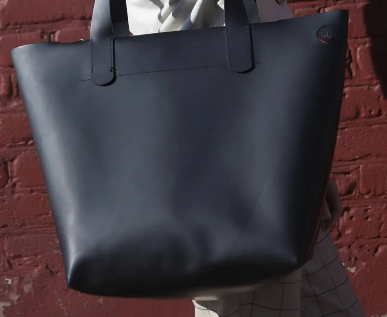 Для тех кто любит побольше👜 сумка-shopper представлена в размерах M и L

Итальянская кожа.
Ручная работа.
-
#shopper#сумкаручнаяработа #сумка#кожанаясумка