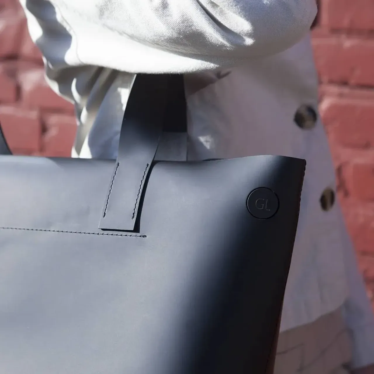 Потрясающе удобна👜
Размер M. 
Кожа для тактильных гурманов♥️
-
#shopper #сумкашопер#шопер#кожанаясумка#сумкаручнаяработа#кожа#эксклюзив