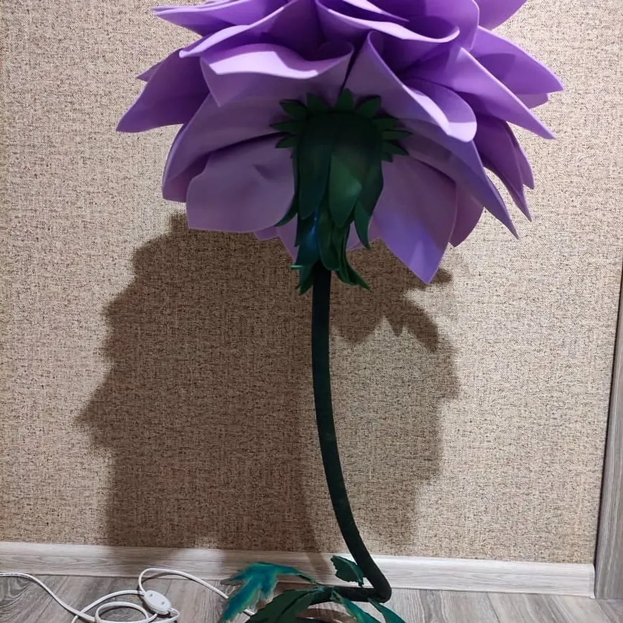 Нас уже ни чем не удивить! Так считают многие из нас.
Но!!!
Я со 100% уверенностью могу сказать, что от Большого Цветка , например #ГЕОРГИНА, да еще и светящегося, ни один человек не останется равнодушным!!!
А какое это потрясающее зрелище наблюдать за реакцией человека, которому ты доришь #светильник из изолона или #3Дкартину... Огромное удивление, счастье и восторг! Счастье получить такой подарок.

❤ Разве это не шикарный #подарок?
❤Разве Вы не были бы рады получить такую красоту?

Высота 80см. Диаметр цветка 55 см. Цена 2500р