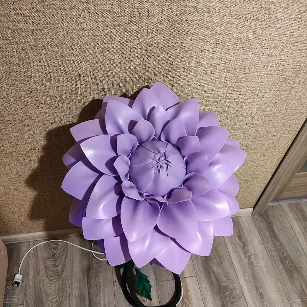 Нас уже ни чем не удивить! Так считают многие из нас.
Но!!!
Я со 100% уверенностью могу сказать, что от Большого Цветка , например #ГЕОРГИНА, да еще и светящегося, ни один человек не останется равнодушным!!!
А какое это потрясающее зрелище наблюдать за реакцией человека, которому ты доришь #светильник из изолона или #3Дкартину... Огромное удивление, счастье и восторг! Счастье получить такой подарок.

❤ Разве это не шикарный #подарок?
❤Разве Вы не были бы рады получить такую красоту?

Высота 80см. Диаметр цветка 55 см. Цена 2500р