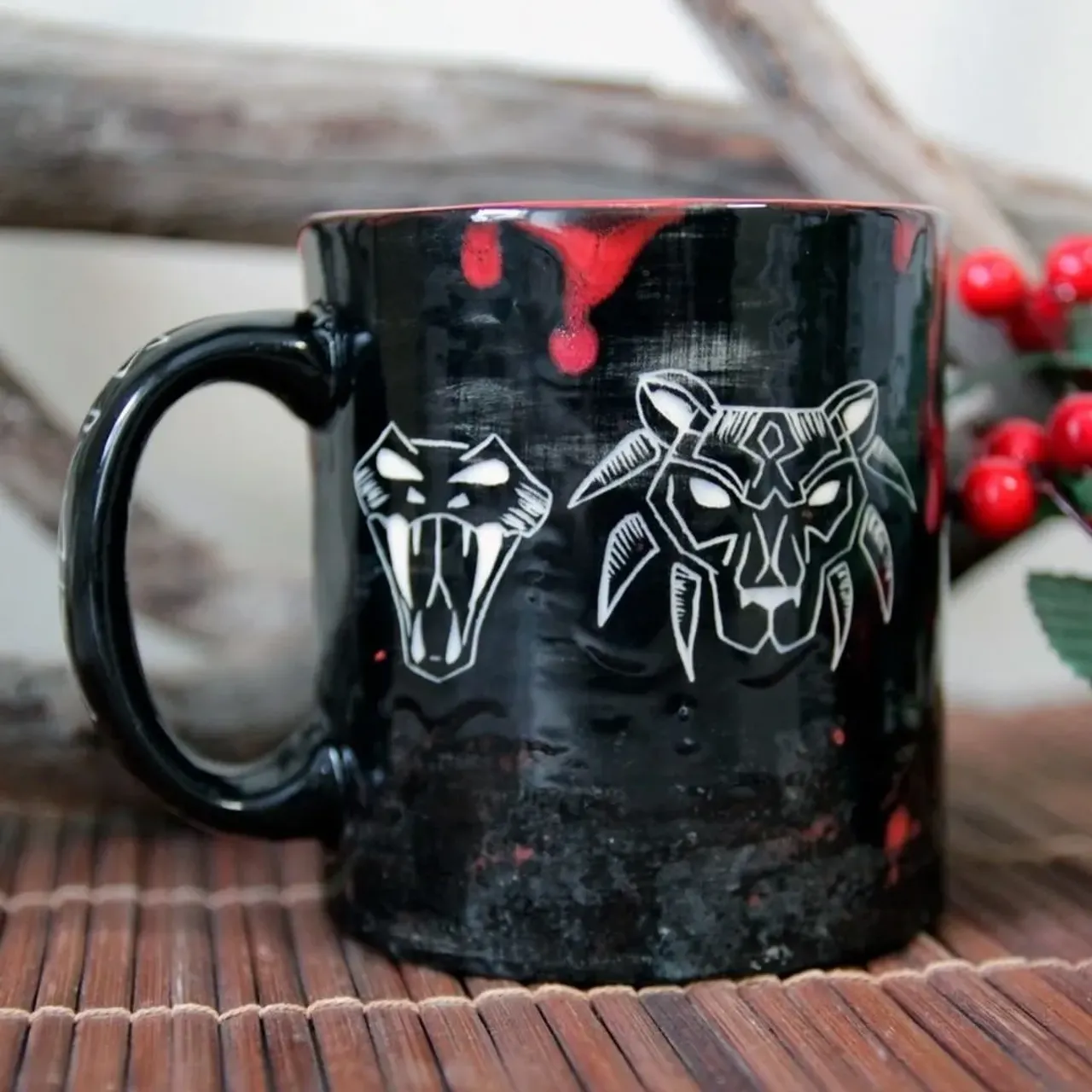 Фаянсовая кружка на 400мл по вселенной книг и игр "Ведьмак"
Пять основных школ - змея, медведь, волк, кот и грифон. И ведьмачьи знаки на ручке - ард, аксий, игни, ирден и квен. Кроваво красный внутри и холодный стальной блеск снаружи 😏

Мне так понравился этот дизайн, что я решила его перепробовать на всех формах изделий, какие у меня есть 😁

🖤Кружка свободна
🐺2000 чеканных монет
+ Отправка почтой от 300р

#ведьмак #ведьмак3 #ведьмак3дикаяохота #ведьмакузаплатитечеканноймонетой #ведьмакарт #школакота #thewitcher #thewitcheredit #thewitcher3 #геральт #геральтизривии #кружка #кружкавподарок #кружкасросписью #фаянс #фаянсоваяпосуда #керамика #ceramics #ceramica #potteryforall  #handmadeceramics