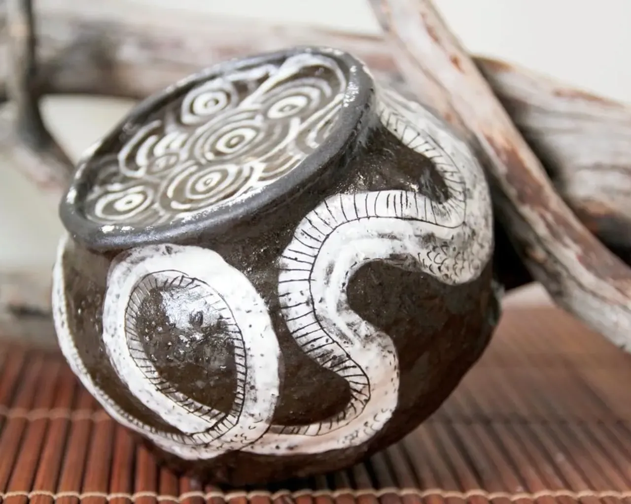 #ceramic #ceramics #ceramica #ceramiclove #handmade #pottery #ceramicart #potterylove #clayworks #handmadeceramic #instapottery #handcrafted #handcraft #керамика #лепкаизглины #красиваяпосуда #посудадлядома #керамикадлядома #боул #дракон #миска #море #синий #голубой