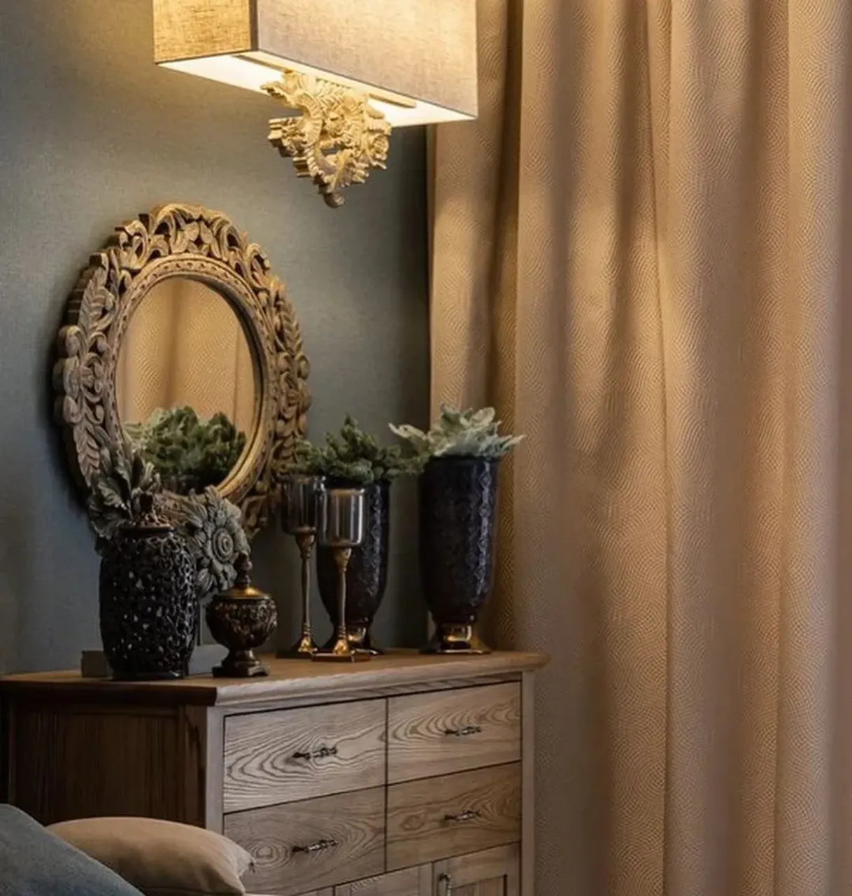 Комод из массива Ясеня! НЕ ШПОН!!!!!✅ Покрытие маслом с воском «Osmo». Все ящики и дверки с доводчиками (плавное закрытие). Изготовлен Нашими мастерами, по проекту @design_a_studia . На заказ сделаем в любом размере, фасоне, цвете!!! 👍👍👍—————————————————————
Тел для заказов : 8-912-826-18-75 Евгений
—————————————————————
#комод #комодназаказ #комоды #комодкиров #комодиздерева #комодиздереваназказ #деревяннаямебель #деревяннаямебельназаказ #комодизясеня #мебельвспальню #мебельвспальнюназаказ #мебельизясеня #мебелькиров #спальныйгарнитур #массив43