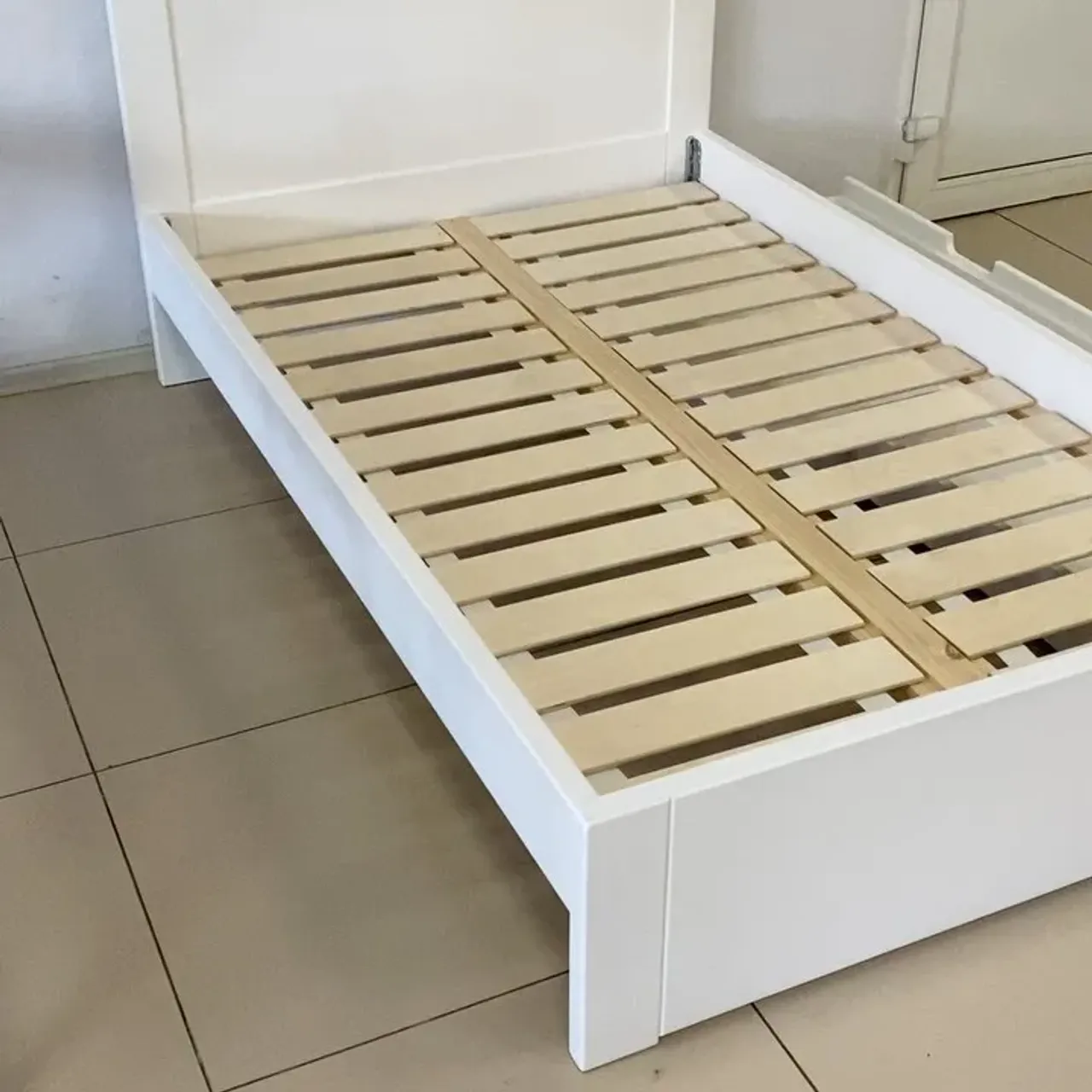 Доброго дня!!! Очередной заказчик сделал своей дочке подарок на 8 марта , кровать из натурального дерева! А мы успели к Празднику и качественно сделали!!!✌️🌹🌹🌹Вся кровать изготовлена исключительно из массива сосны!!! И покрыта акриловой гипоалергенной краской на водной основе!!!
Так же Всех, кто не ровно дышит к деревянной мебели😍😍😍))), приглашаем к нам!!! Мы с радостью воплотим в свет Ваши мечты и пожелания. Делаем все исключительно из дерева, очень редко по желанию заказчиков заменяем на более дешевые материалы, как МДФ, в целях удешевления заказа!
Тел 8-912-826-18-75
💥💥💥💥💥💥💥💥💥
#деревяннаямебель #деревяннаякровать #кроватьиздерева #кроватьизсосны #кроватьизясеня #кроватьиздуба #кроватьназаказ #кроватьсящиками #кроватьподростковая #экокровать #экокроватьдом #деревянныеизделия #деревянныеизделияназаказ