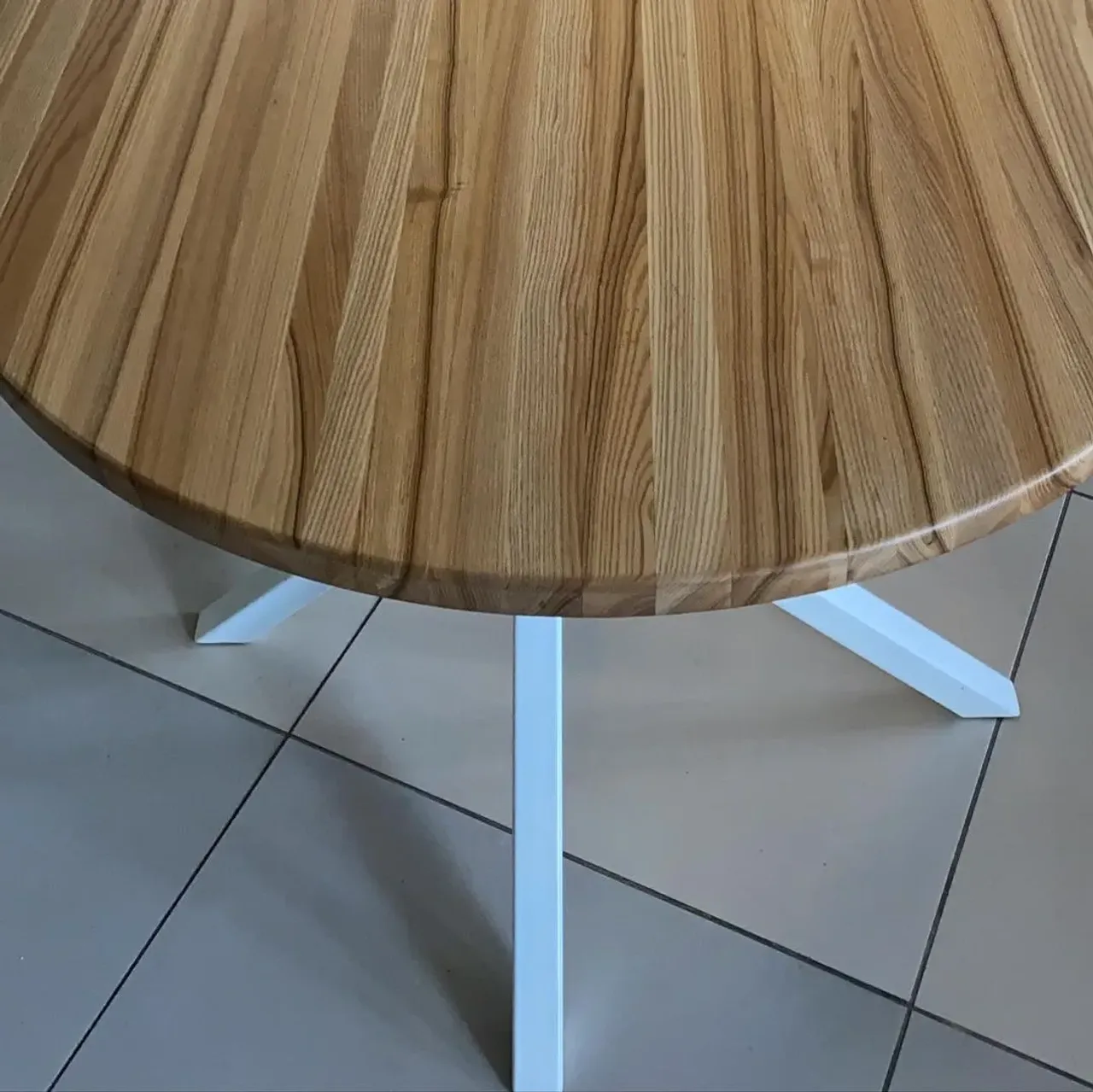 Мебель изготовленная из массива ясеня, благородно и изысканно смотрится в любом интерьере!!!👍
💥Изготовим на заказ любую мебель из дерева!
💥Отправим в любую точку!
💥Гарантия качества!
💥📞8-912-826-18-75
#мебельиздереваназаказ #деревяннаямебель #мебельизясеняназаказ #мебельиздубаназаказ #мебельизсосныназаказ #индивидуальныйподход #стильнаямебель #работасдизайнерами #своямастерская #столярныйцех #ясеньвинтерьере #мебельпоэскизам