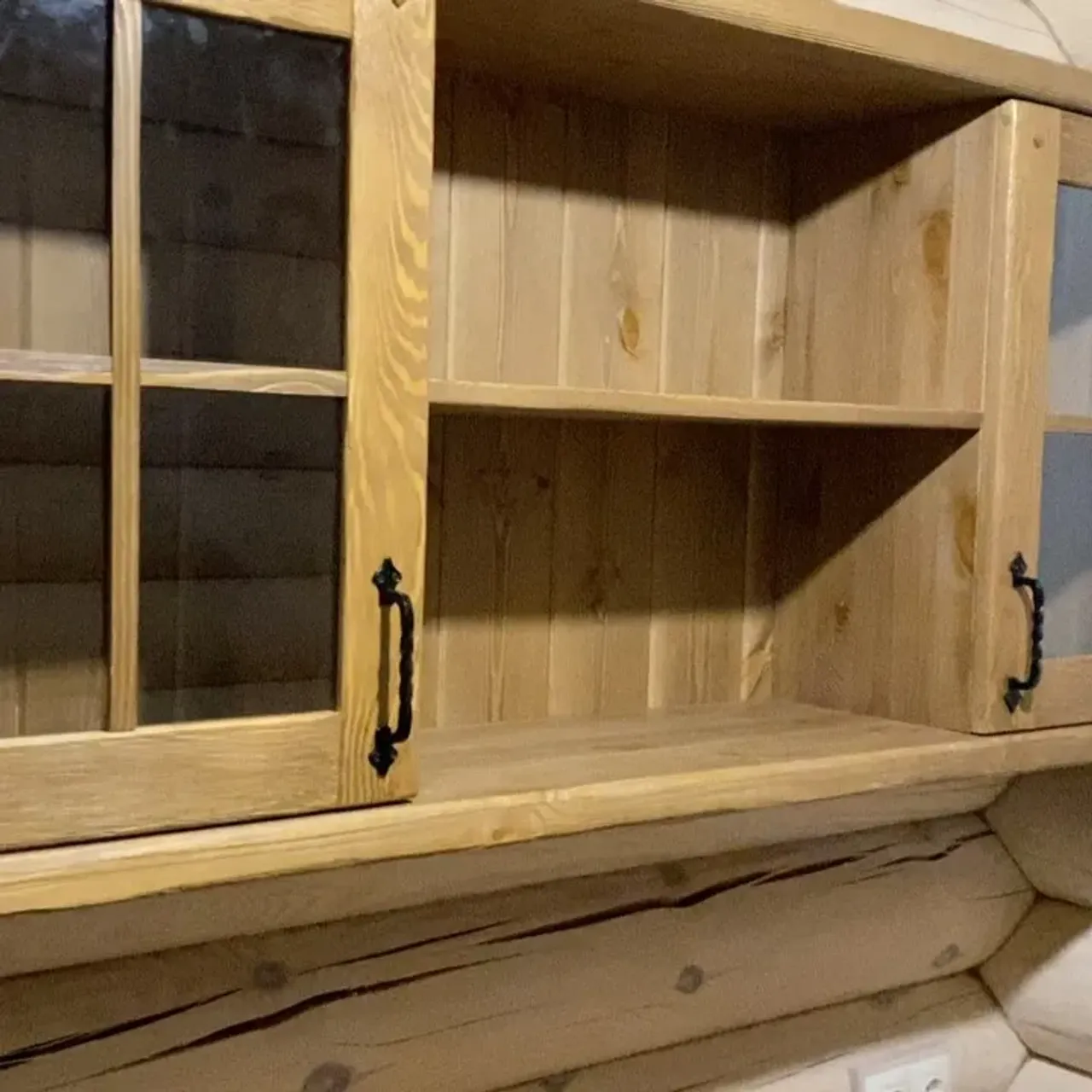 Кто любит баню, тот знает, что после посещения парилки просыпается зверский аппетит!!! И тут без кухни никак))). ☝️Небольшая кухонная зона в бане. Вся мебель изготовлена 🪓🪓🪓исключительно из дерева!
————————————————————
Мы производители, можем на заказ сделать любую мебель и в любом стиле из дерева!!!👍
—————————————————————
#кухнядизайн #кухняихдерева #кухняизмассива #кухняизсосны #кухняназаказ #кухняназаказкиров #мебельназаказкиров #деревянныеизделия #деревянныеящики #изделияиздерева #изделияиздереваназаказ #дерево #wood #woodcarving #interiordesign #interior #мебельвбаню