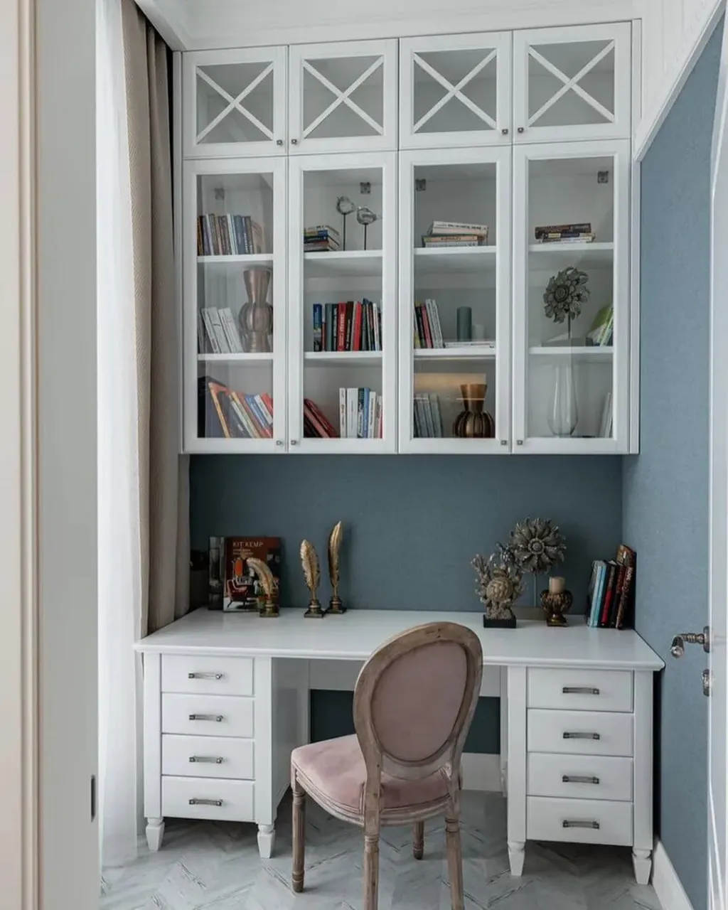 💥Деревянная мебель в рабочий кабинет! Шкафы и каркас стола изготовлен из массива сосны, столешница  из массива ясеня.
💥Мебель изготовлена по проекту @design_a_studia .
💥Своя производственная база!☝️
—————————————————————
По вопросам заказа звоните 📲89128261875 Евгений. —————————————————————
#mebel #мебельиздерева #деревяннаямебель #деревяннаямебельназаказ #мебельврабочийкабинет #столиздерева #рабочийстолдизайнера #деревовинтерьере #мебельвдом #мебельиздеревакиров #интерьеррабочегоместа #интерьер #интерьерквартиры #массив43