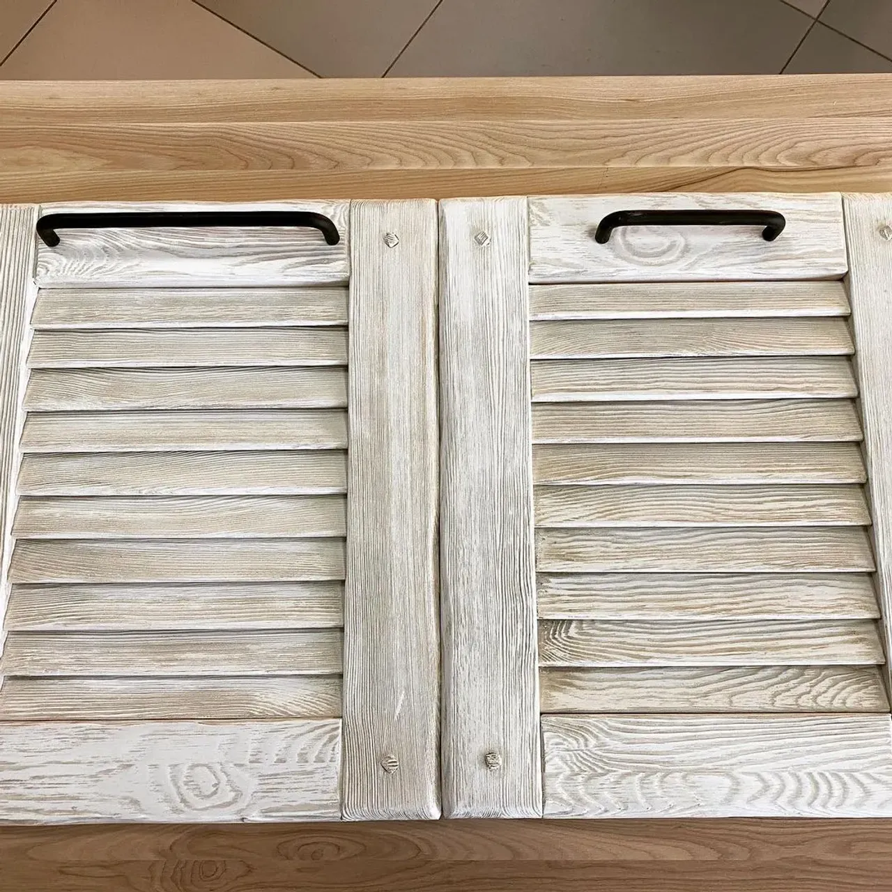 Подбираем ручки к нашим жалюзийным дверкам!!!
И Вам подберем, если мечтаете о деревянной мебели!
📲8-912-826-18-75 Евгений
#ручкиизметалла #шатерсы #фасадыкухни #жалюзийныефасады #жалюзийныефасадыизмассива #деревянныефасады #фасадыназаказ #всеиздерева #деревяннаямебельназаказ #мебельсбрашировкой #состареннаямебель #патинированныефасады #экологичнаямебель #массив43