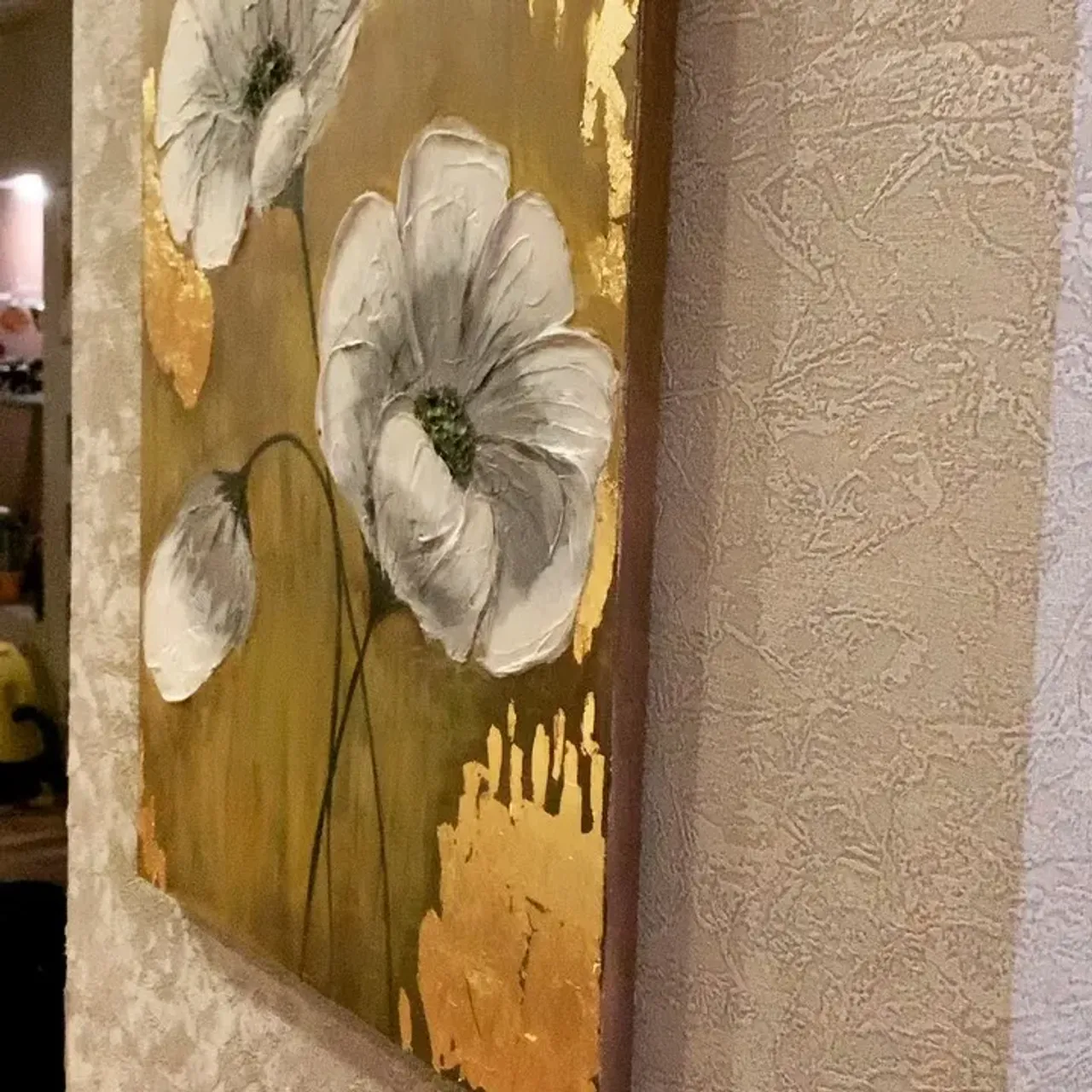 Хочу поделиться мастерством супруги @okliukina . За два вечера сотворила очередной шедевр!!! Вот они ручки золотые!!! 👍
#картинамастихином #поталь #рождениекрасоты #декор #декордлядома #картинасцветами #всевзагородный #жизньвкрасоте