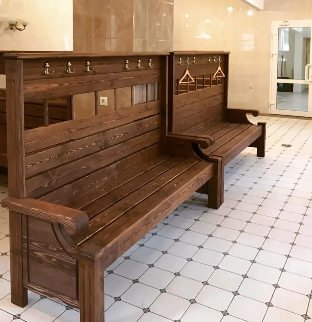 Наши банные диванчики добрались и до окрестности Москвы!!! Общественная баня.
💥Делаем любую мебель из дерева на заказ!!!
#баня #мебельвбаню #деревяннаямебель #деревянныеизделия #диваны #общественнаябаня #отдыхвбане #мебельизсосны #мебельизсосныназаказ #wood #woodworking #экологичнаямебель #скамьи