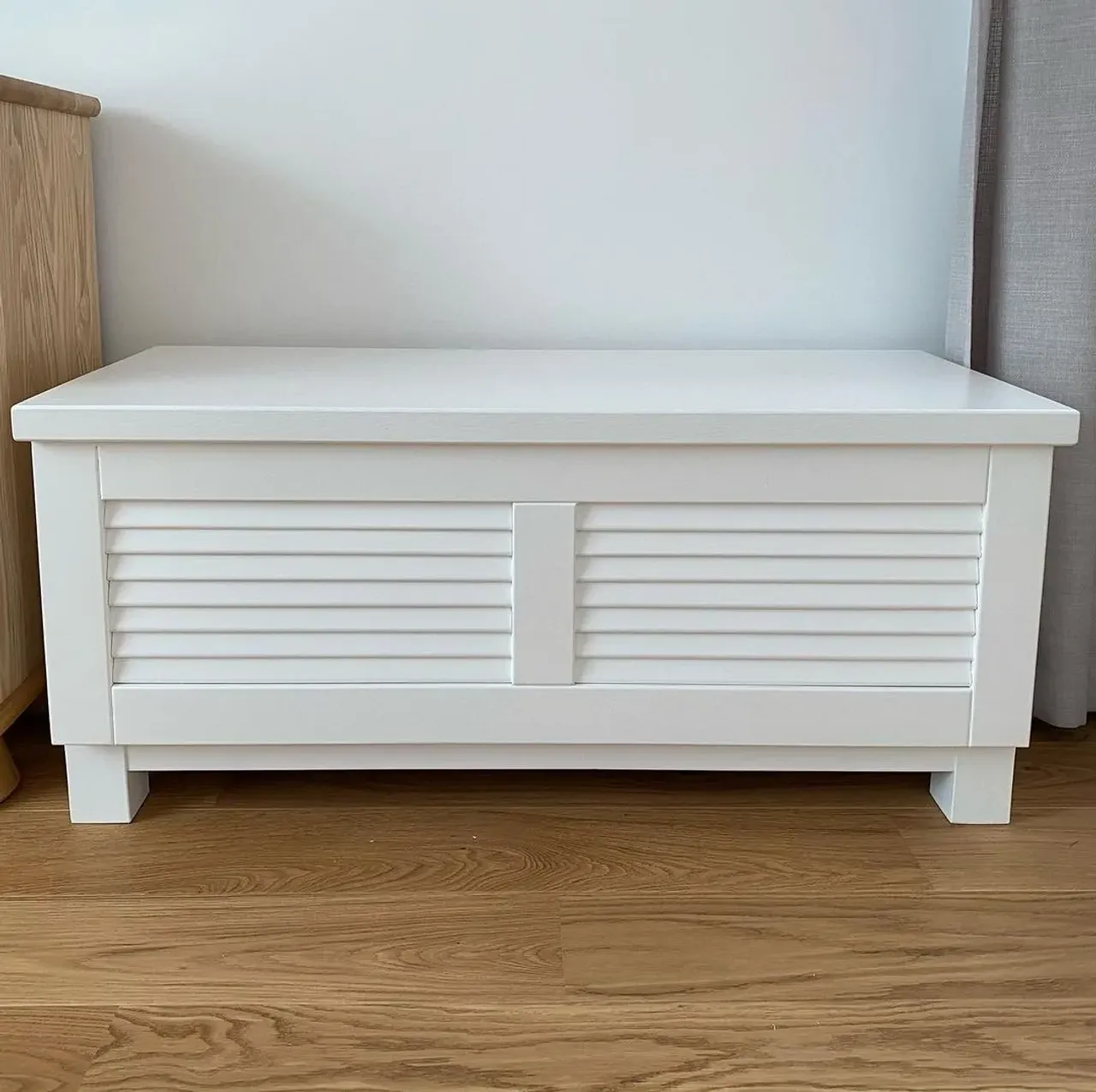 «Вентилируемый» сундучок)))!. Стенки жалюзийного типа. Все из натурального дерева, аквапокрытие - Эко!!! И вещи не будут в нем задыхаться.☝️
#сундукидляприданного #сундукназаказ #современныйинтерьер #деревянныйсундук #деревянныйдом #всеиздерева #оригинальныйподарок #тумбадлябелья #комод #ящикиздерева #шкафыиздерева #мебельиздерева #мебельиздереваназаказ #массив43