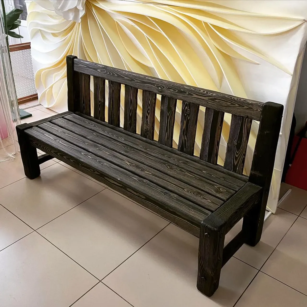 Ну вот друзья, и Мы попали на телеэкран👍!!! Приняли участие на 1 канале, в передаче «На Дачу с Наташей Барбье», в которой исполнялся проект для известной актрисы театра и кино, Елены Прокловой. А предложение на участие Мы получили от дизайнера этого проекта @manana_design . По достоверным источникам, наша деревянная мебель понравилась. Рассмотрим любые заказы на изготовление мебели по индивидуальным проектам!!! 
💥Гарантия качества!
💥Мебель только из дерева!
💥Отправка в любую точку!
📲8-912-826-18-75 Евгений
—————————————————————
#надачу #надачуснаташейбарбье #деревяннаямебельназаказ #деревяннаямебель #мебелькиров #мебельвзагородныйдом #деревянныеизделия #мебельдлядуши #мебельназаказ #интерьериздерева #брашированноедерево #массив43 #дачнаямебель #мебельиздерева #мебельиздереваназаказ #мебелькиров #мебельназаказкиров #работасдизайнерами #изготовлениемебели #изготовлениемебелиназаказ #мебельподстарину #массивнаямебель