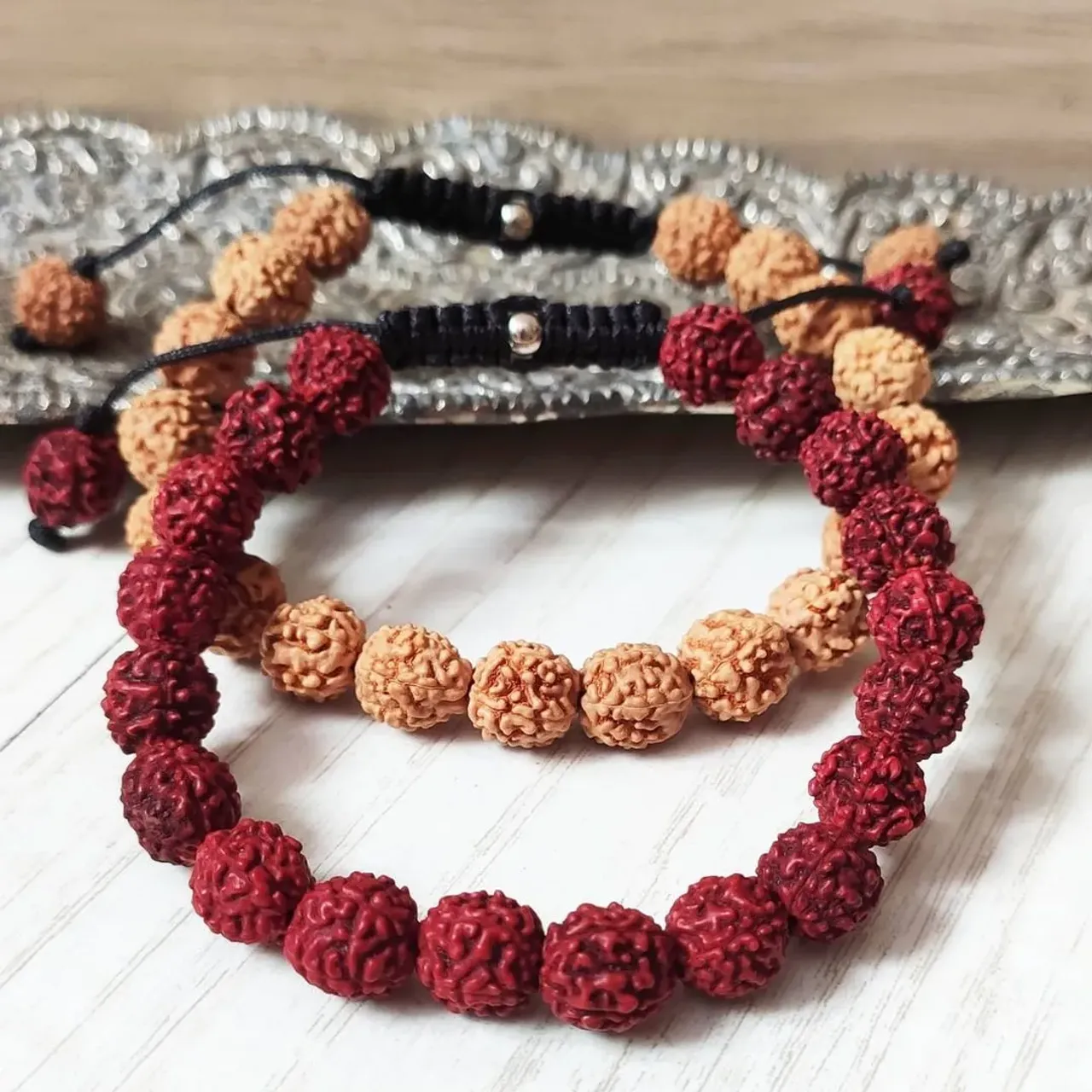 🎁 Заказ готов
Браслет из черной рудракши
👩‍🦰Для нее💞

12-14/02
@delhibazar 
Арбат 24, 2й этаж
С 12.00 до 20.00
Вход свободный 
 #рудракша #ом #омганешаянамах
#омнамахшивайя #браслетысрудракшей #украшенияснатуральными камнями #украшениясрудракшей #браслетымосква #браслетизнатуральныхкамней #натуральныекамни #украшенияизнатуральныхкамней #деньвалентина #деньвсехвлюбленных #oxy_jewellery