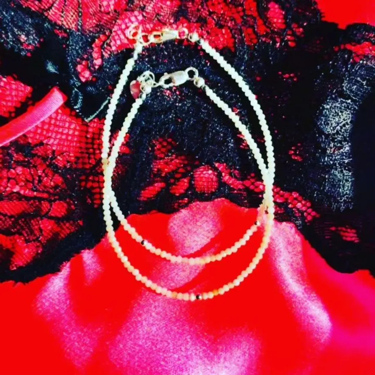 💞💞💞🌼💞💞💞
@bohobazar.ru
💞💞💞🌼💞💞💞
Весна
Любовь
Радость
💎Белые опалы
#браслетымосква #браслетыизнатуральныхкамней #браслетручнойработы #опал #украшенияизнатуральныхкамней #аксессуары #модныеукрашения2021 #моиукрашения #натуральныекамни #чокер #oxy_jewellery