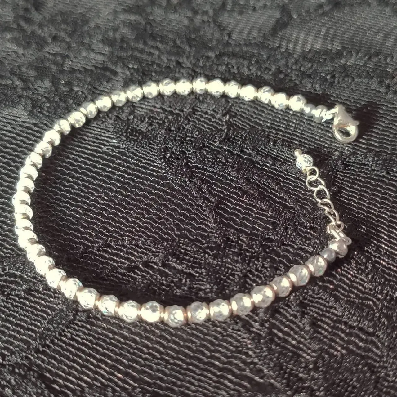 🎁 Заказ готов

💎Белоснежные цирконы
Фурнитура серебро 925 пробы

12-14/02
@delhibazar 
Арбат 24, 2й этаж
С 12.00 до 20.00
Вход свободный 
 #кольеизнатуральныхкамней
#украшенияснатуральными камнями #украшениясцирконом #браслетымосква #браслетизнатуральныхкамней #натуральныекамни #украшенияизнатуральныхкамней #деньвалентина #деньвсехвлюбленных #oxy_jewellery