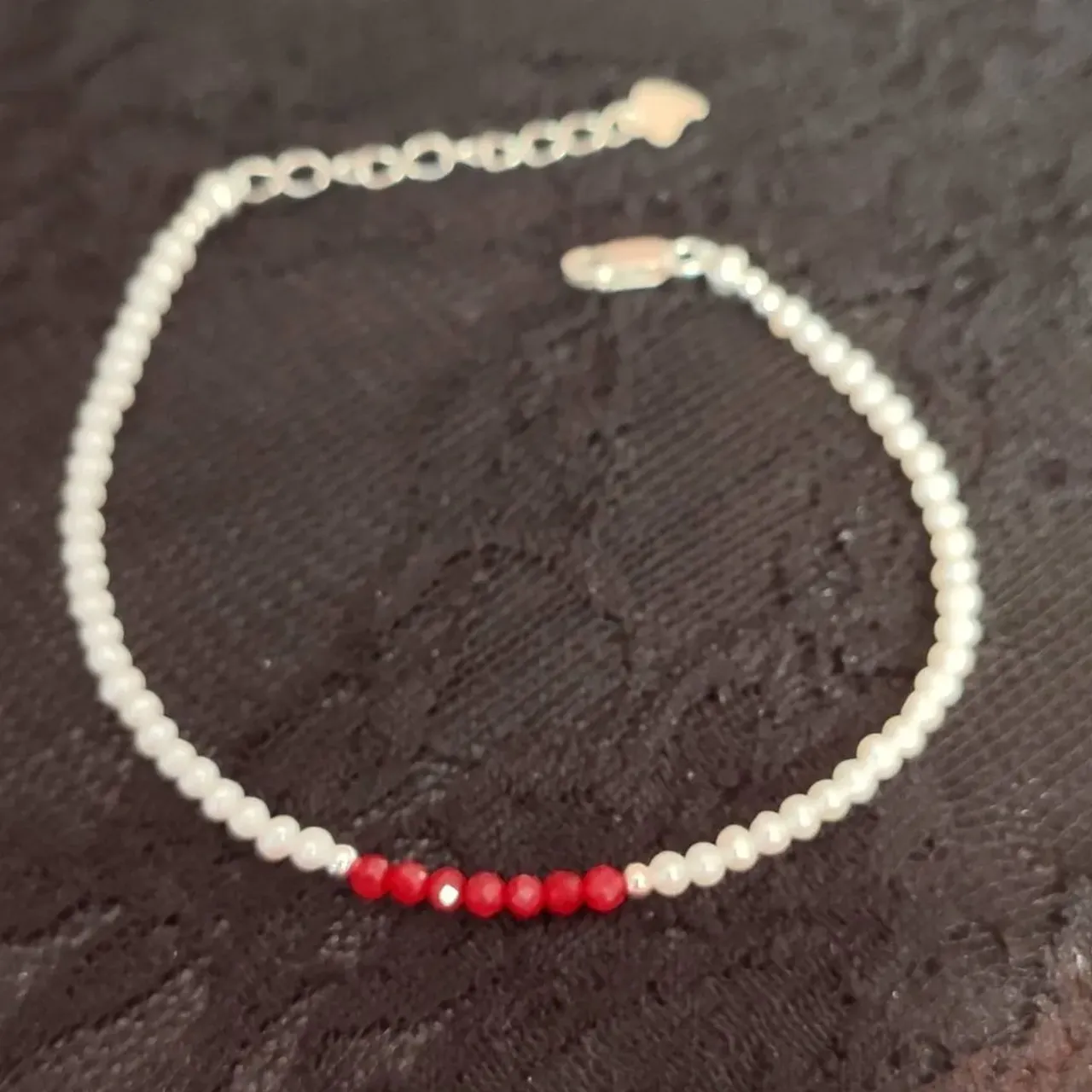 🎁Роскошный подарок, достойный королевы
💞Все для вас, милые дамы

💎Браслет из мелкого натурального жемчуга с
💎Рубинами. 
Фурнитура серебро 925 пробы

12-14/02
@delhibazar 
Арбат 24, 2й этаж
С 12.00 до 20.00
Вход свободный 
#чокер #чокерсжемчугом #кольеизнатуральныхкамней
#украшениясрубином #украшениясжемчугом #браслетымосква #браслетсжемчугом #натуральныекамни #украшенияизнатуральныхкамней #деньвалентина #деньвсехвлюбленных #oxy_jewellery