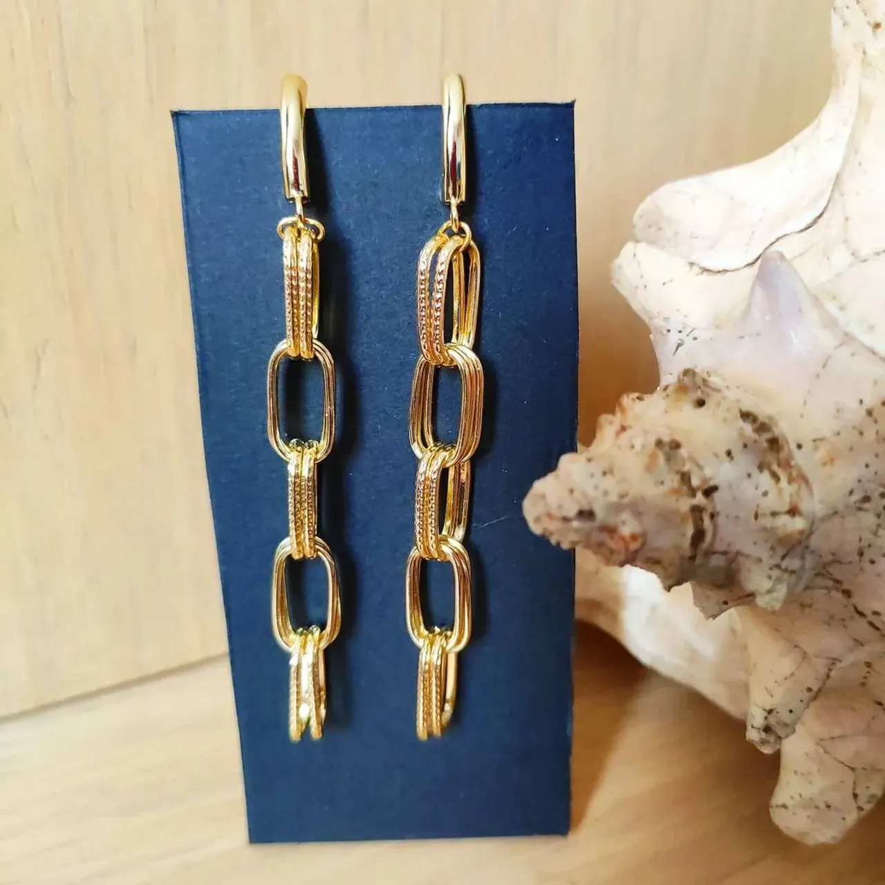 ⛓️Длинные Серьги 9 см
Фурнитура люкс
Лёгкие
Гипоаллергенные
#серьги_москва #серьги #украшения #серьгицепи #украшенияцепи #oxy_jewellery