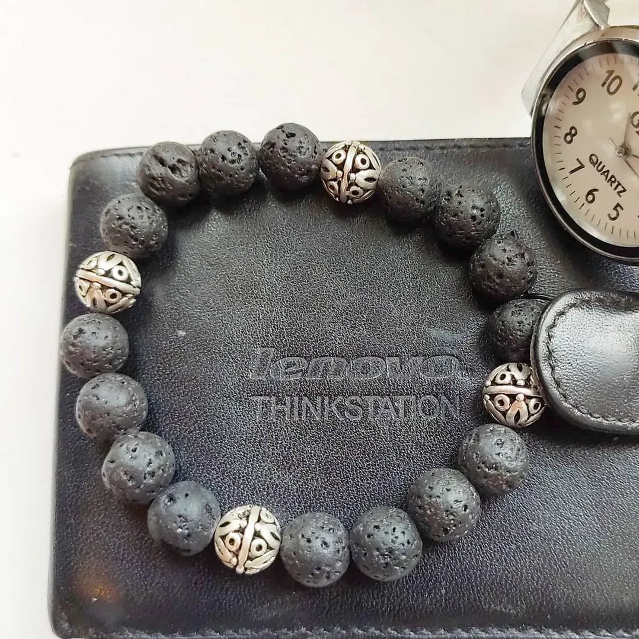 ❓❓❓
А что, так можно было?

Какой вариант вам нравится больше? 
👉Заказывайте свой аксессуар и будьте стильными 😀
#браслетымосква #браслетыизнатуральныхкамней #мужскойбраслет #украшения #украшенияизнатуральныхкамней #украшениядлямужчин #подарокмужчине #вашстиль #аксессуарыдлямужчин #модныеаксессуары #oxy_jewellery