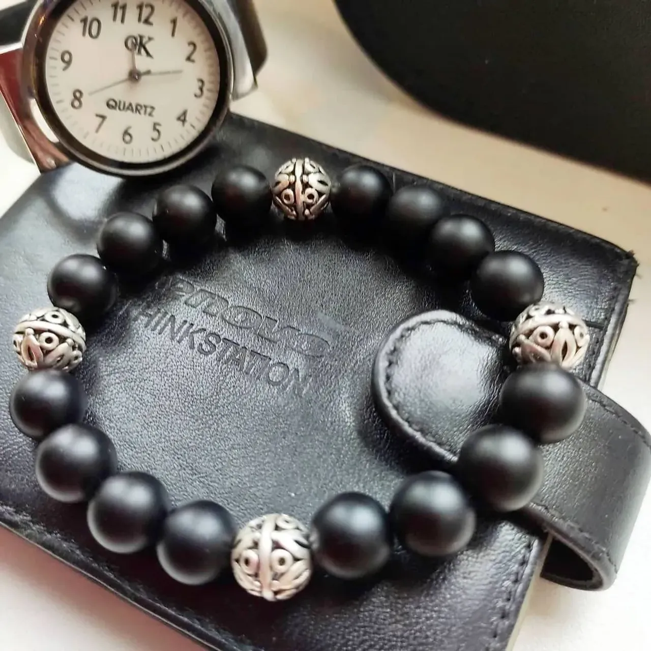 ❓❓❓
А что, так можно было?

Какой вариант вам нравится больше? 
👉Заказывайте свой аксессуар и будьте стильными 😀
#браслетымосква #браслетыизнатуральныхкамней #мужскойбраслет #украшения #украшенияизнатуральныхкамней #украшениядлямужчин #подарокмужчине #вашстиль #аксессуарыдлямужчин #модныеаксессуары #oxy_jewellery