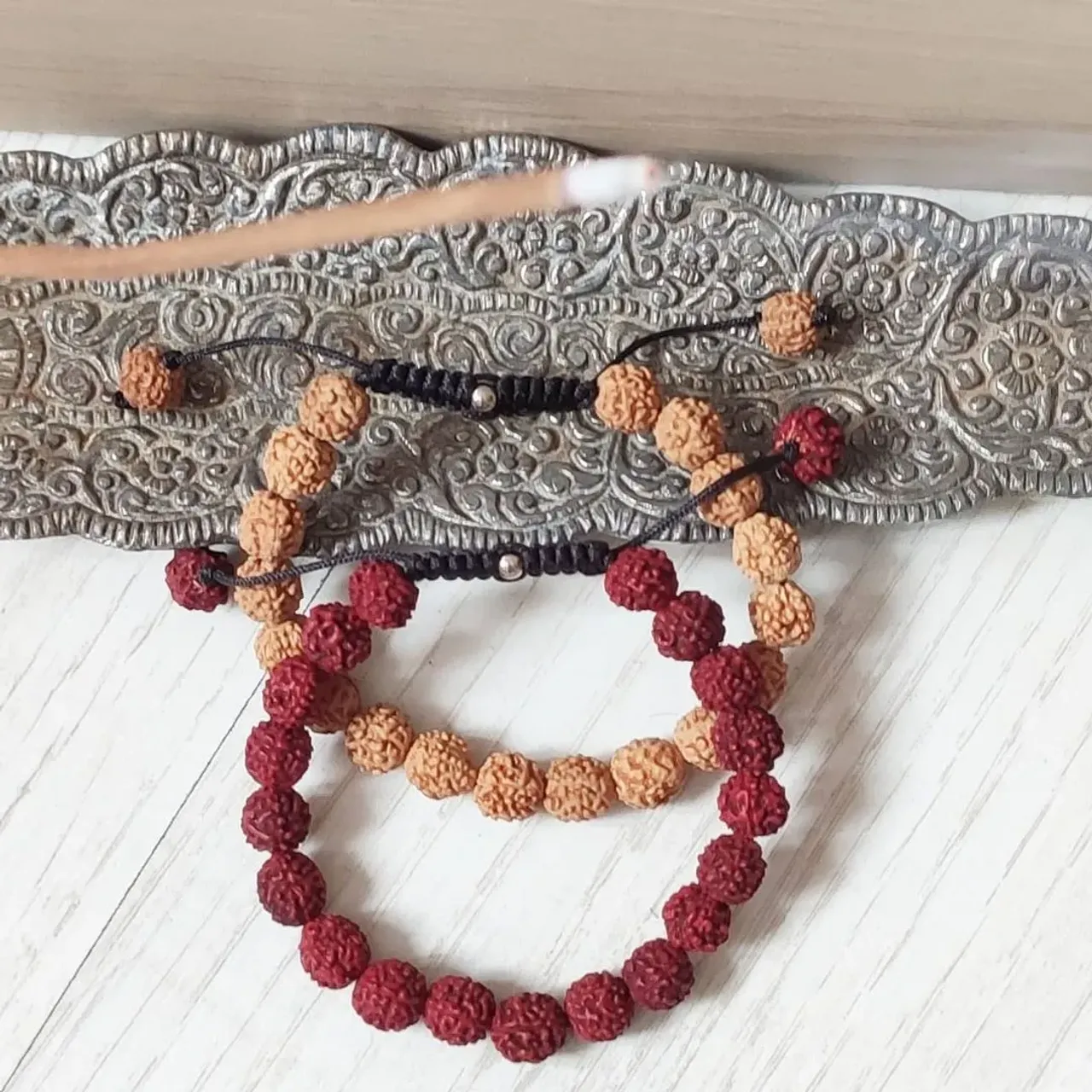 🎁 Заказ готов
Браслет из черной рудракши
👩‍🦰Для нее💞

12-14/02
@delhibazar 
Арбат 24, 2й этаж
С 12.00 до 20.00
Вход свободный 
 #рудракша #ом #омганешаянамах
#омнамахшивайя #браслетысрудракшей #украшенияснатуральными камнями #украшениясрудракшей #браслетымосква #браслетизнатуральныхкамней #натуральныекамни #украшенияизнатуральныхкамней #деньвалентина #деньвсехвлюбленных #oxy_jewellery