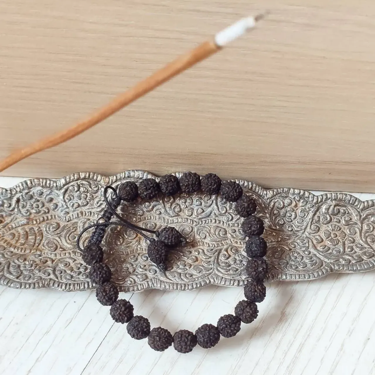 🎁 Заказ готов
Браслет из черной рудракши
🤠Для него💞

12-14/02
@delhibazar 
Арбат 24, 2й этаж
С 12.00 до 20.00
Вход свободный 
 #рудракша #ом #омганешаянамах
#омнамахшивайя #браслетысрудракшей #украшенияснатуральными камнями #украшениясрудракшей #браслетымосква #браслетизнатуральныхкамней #натуральныекамни #украшенияизнатуральныхкамней #деньвалентина #деньвсехвлюбленных #oxy_jewellery