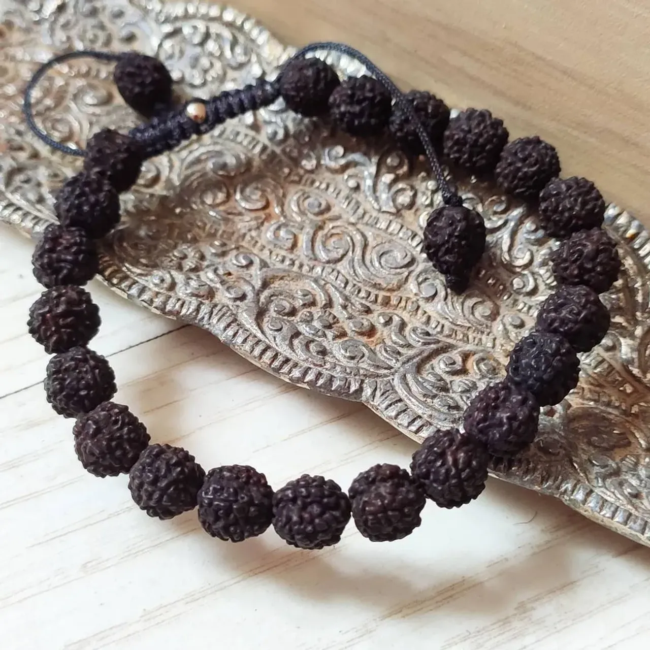 🎁 Заказ готов
Браслет из черной рудракши
🤠Для него💞

12-14/02
@delhibazar 
Арбат 24, 2й этаж
С 12.00 до 20.00
Вход свободный 
 #рудракша #ом #омганешаянамах
#омнамахшивайя #браслетысрудракшей #украшенияснатуральными камнями #украшениясрудракшей #браслетымосква #браслетизнатуральныхкамней #натуральныекамни #украшенияизнатуральныхкамней #деньвалентина #деньвсехвлюбленных #oxy_jewellery