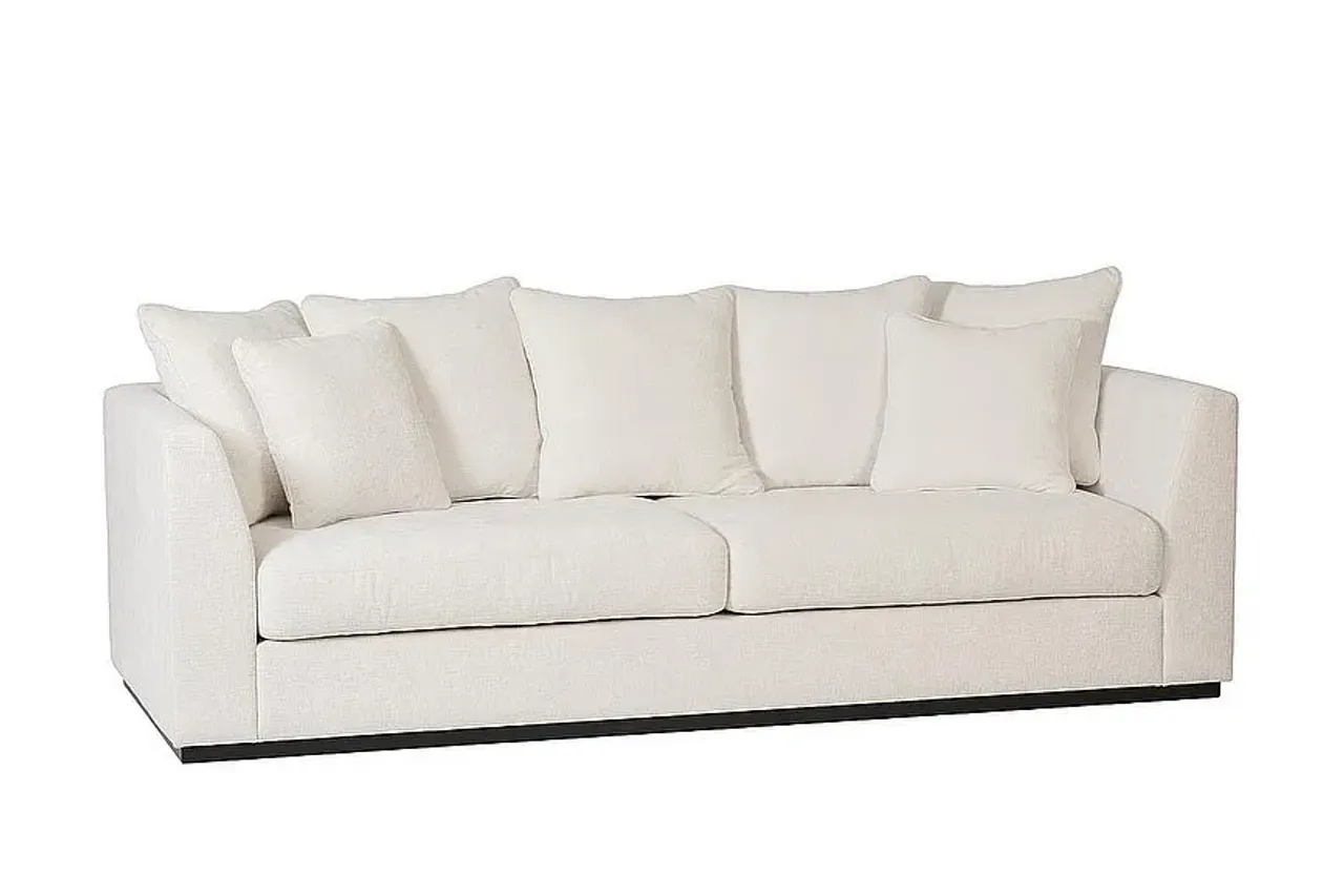 Meie elutuba: diivan Roberto on sama pehme kui pilv ☁️ ▫️ Our living room : Roberto sofa is so soft, as a cloud #interjöör #sisustus #diivan #sisustusinspiraatio #sisustusidea #sisustussuunnittelu #sisustusblogi #mööbel #tallinn