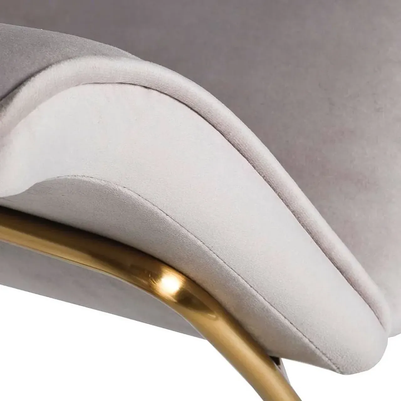 Our best sellers: light armchairs in nude colors. ▫️ Meie müügihitt: kerged pastelses toonides tugitoolid #interjöör #mööbel #luksuslikmööbel #sisustus #sisustusinspiraatio