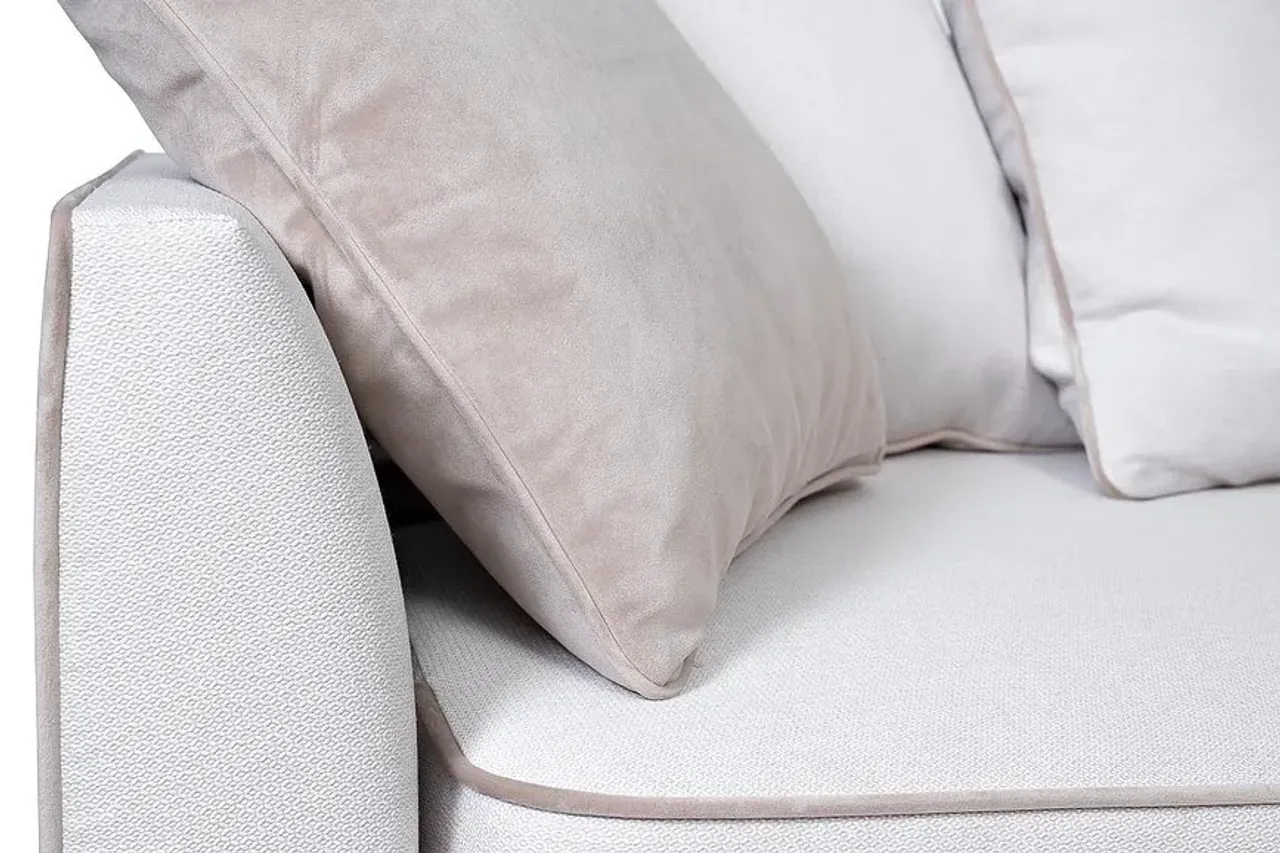 ◽️MORES sofa: we create the style. Own manufacturing ◽️MORES style diivan: üks tähtsamatest interjööri elementidest. #interjöör #sisustus #mööbel #interiohome #interior