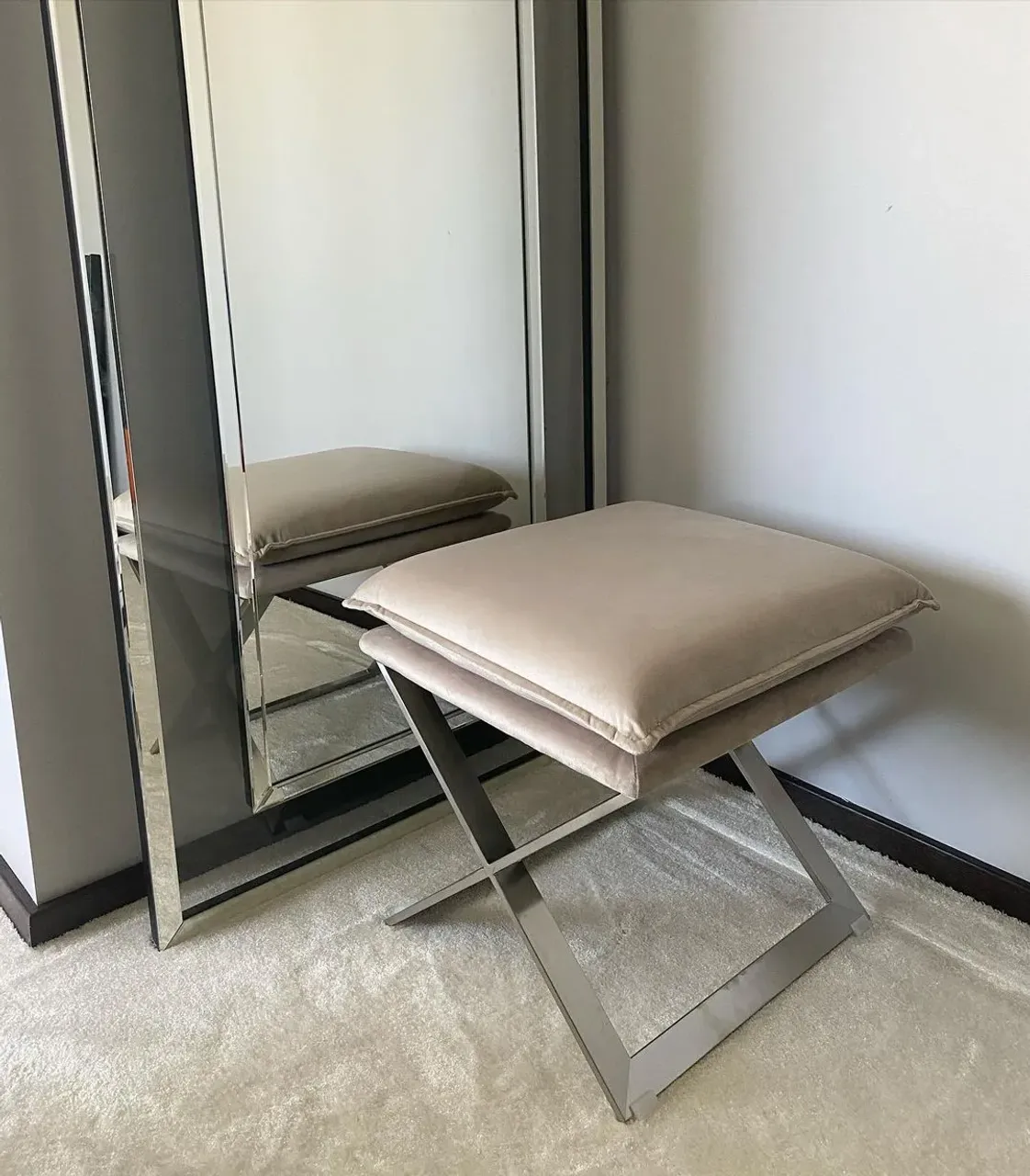 Simple and stylish✨
We are always happy to receive photos from our clients! Our stool from the new collection in clients interior! 🤍
Стильно и просто✨
Мы всегда рады получать фото наших клиентов с нашей мебелью в интерьере. Банкетка из новой коллекции уже прекрасно дополняет интерьер нашей клиентки! 🤍 #sisustus #mööbel #Tallinn #мебельталлинн #мебель #furniture #furnituretallinn #interjöör