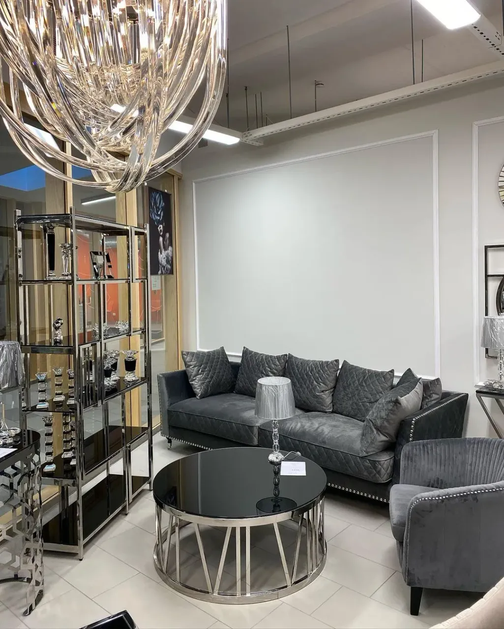 ◽️Our salon in Tallinn : Paadi tee 3, Haabneeme. ◽️Opening hours: Monday-Friday 11:00-19:00, Saturday 11:00-16:00. ◽️Uus Interio Home stuudio on avatud Paadi tee 3. Tule külla! ◽️ Avatud: E-R 11:00-19:00, L 11:00-16:00 #interiordesign #interiohome #tallinn #interior #interjöör #stiilmööbel