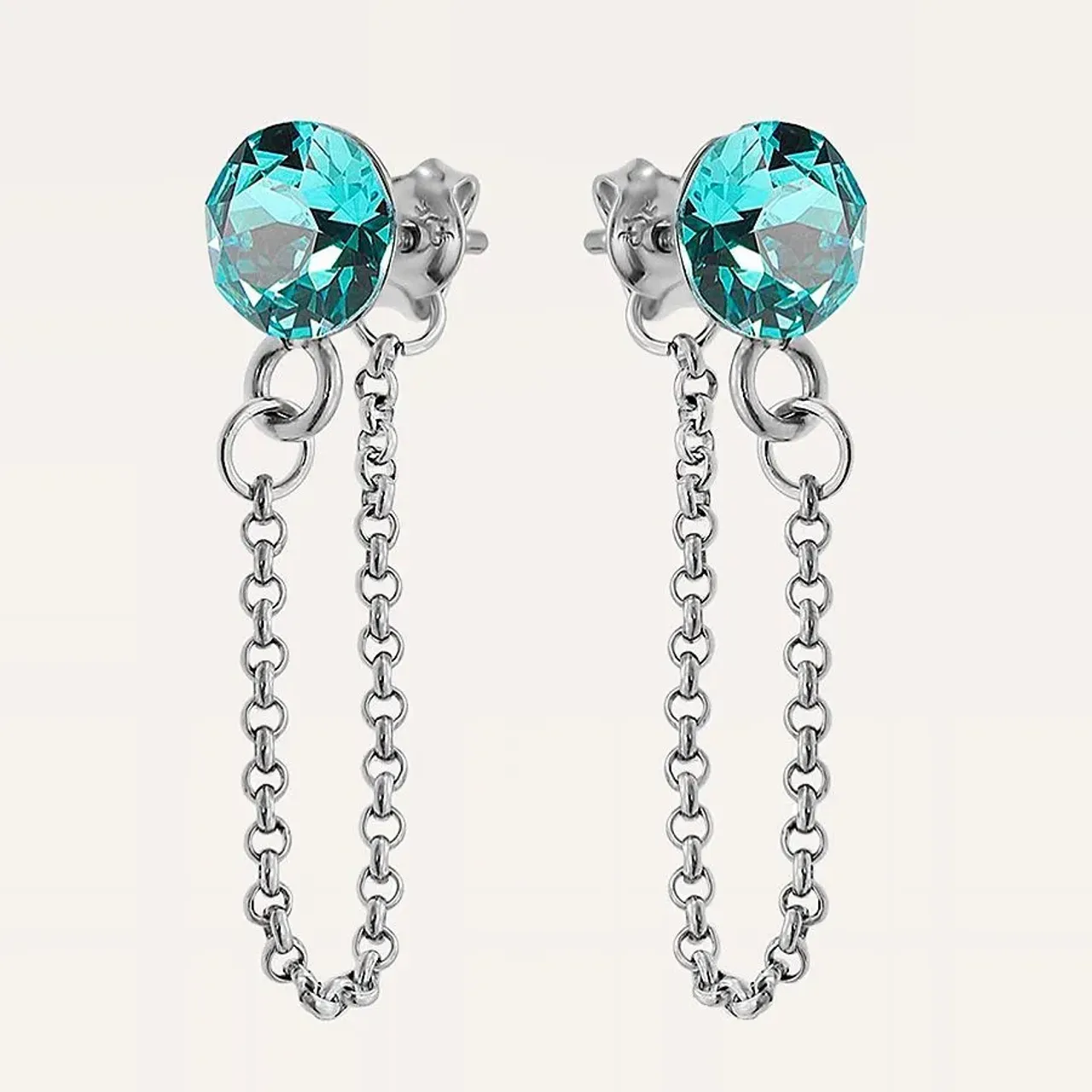 Hõbe Kõrvarõngad Swarovski Kristallidega Xirius💎
⠀
▪️SWAROVSKI® kristalliga
▪️Xirius Chain 6mm Turquoise ⠀
▪️Kõrvarõngade suurus: 24mm ⠀
▪️Kõrvarõngade material: 925 sterling silver ⠀ ⠀
▪️Kristalli värv: Turquoise ⠀

Hind: 15€

Soovite osta? Suhtlemiseks Direct 📥 või e-mail 📩

#CalypsoEesti #CalypsoStoreEst
————————————————————————
Cеребряные серьги с кристаллом Swarovski Xirius 💎
⠀
▪️С кристаллом SWAROVSKI®⠀
▪️Xirius Chain 6мм Turquoise ⠀
▪️Размер серьг: 24мм ⠀
▪️Материал: 925 первоклассное серебро ⠀
▪️Цвет кристалла: Turquoise ⠀

Цена: 15€

Желаете приобрести? Пишите в Директ📥 или на почту📩

#CalypsoEesti #CalypsoStoreEst
