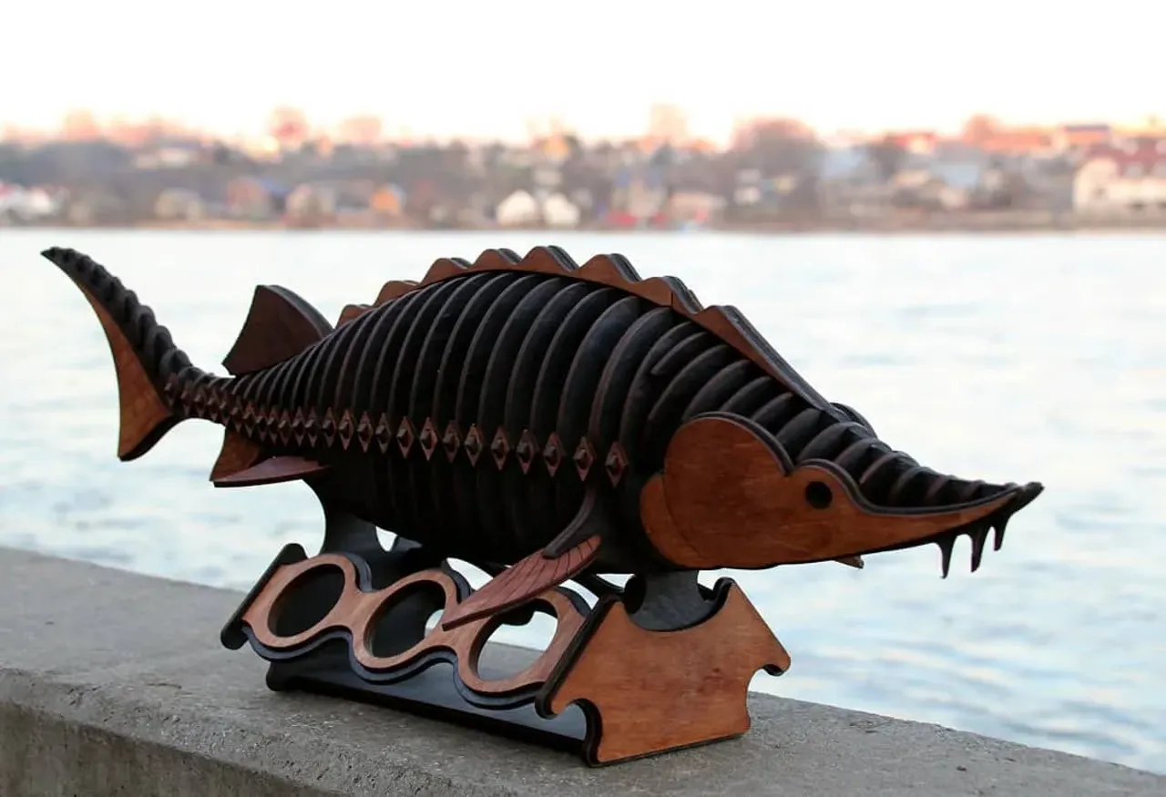Настоящий мужской подарок😎 - минибар "осётр"🐟! Для любителей рыбалки и не только👍 . В нижнем отсеке имеются отделы под 6 рюмок. А в центральную часть помещается бутылка .
#käsitöö #kingitus #eestikäsitöö #eesti #нарва #интерьер #эстония🇪🇪 #narva #eesti #handmade #ручнаяработадерево #woodcreationscrafts #handcraftedinestonia #woodwork #интерьер #estonia🇪🇪 #giftidea #estoniagiftideas @estonia_gift_ideas #idavirumaa #идеядлякухни #köögis #минибариздерева #minibar #kalapüük #kalastamine