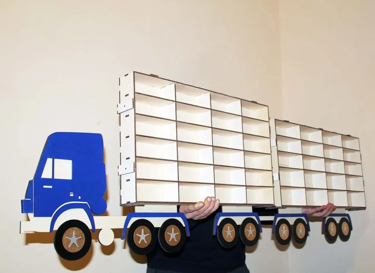 Полочка в виде 🚛 отлично впишется в интерьер детской 🧸комнаты и станет ее украшением! А наводить порядок в комнате станет, поверьте, гораздо интреснее.🙆♂️
#полкагараж #käsitöö #kingitus #eestikäsitöö #eesti #нарва #laps #интерьервдетской #estonia🇪🇪 #giftidea #эстония🇪🇪 #woodwork #giftidea #estoniagiftideas #idavirumaa #narva