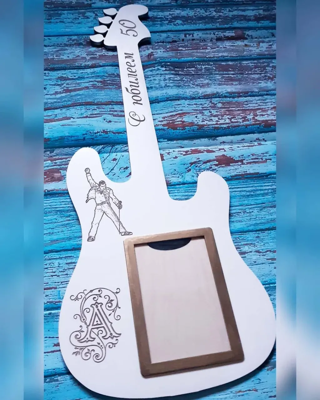 Фоторамка в виде гитары  #käsitöö #kingitus #eestikäsitöö #eesti #нарва  #интерьер #estonia🇪🇪 #giftidea  #эстония🇪🇪 #woodwork #giftidea #estoniagiftideas  #idavirumaa #narva #фоторамкаиздерева #pildiraam