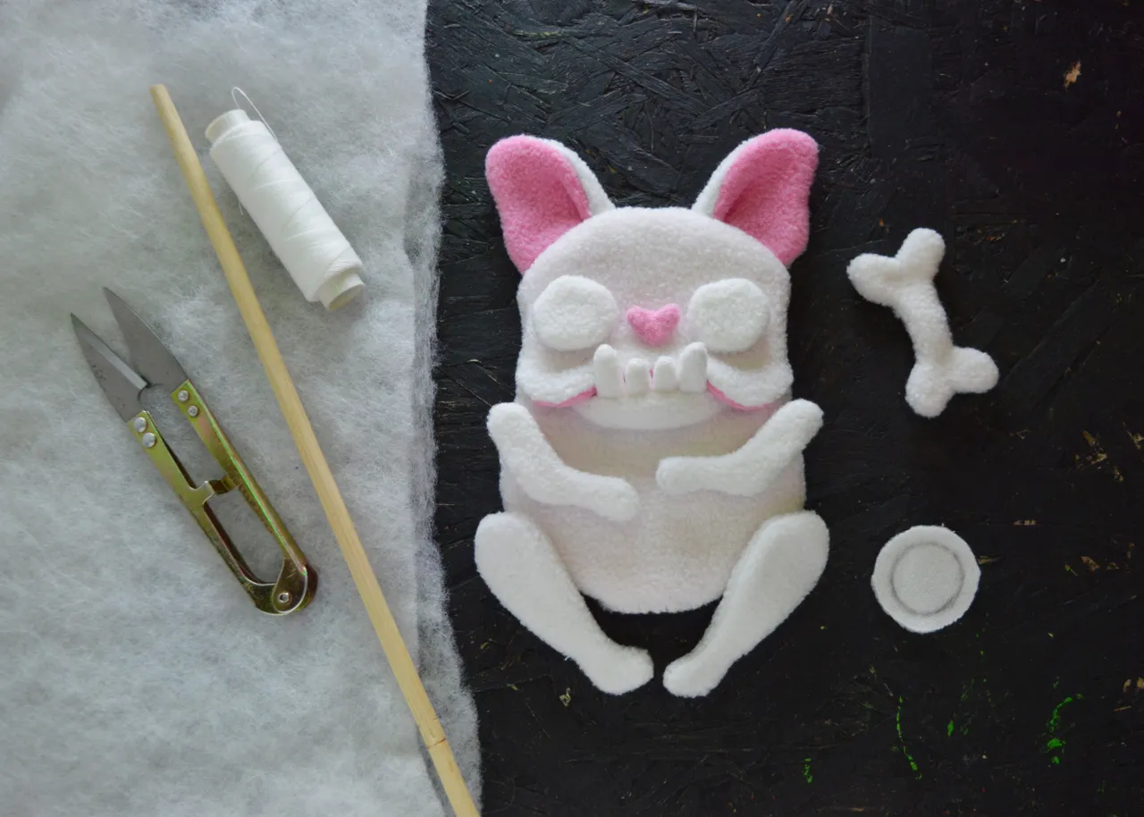 The process of creating a funny toy "Dog and bone"
Make with your own hands with the help of my manufacturing guide.
Detailed step-by-step instructions in pdf format.
#handmade #sewingproject #sewingpattern #diytoys #diy #sewingpatterns #plushtoys #stuffedanimals #sewing #dogtoy