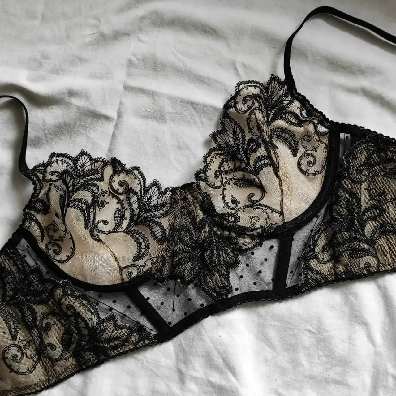 НОВОРІЧНА КОЛЕКЦІЯ вже презентована в сторіс🙌
Заходь скоріше і обирай!
#нижнеебельё #подарок #подарокновыйгод #эксклюзивныйподарок #эксклюзивноебелье #ручная работа #подарокручнойработы #подарунокукраїна #подарунок