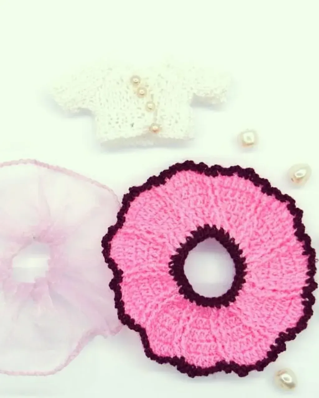 На столе стоит игрушка, то ли свинка, то ли хрюшка... Знакомьтесь, хрюша Нюша.
Рост 13 см.
#новыйгод #символгода #свинка #поросенок #хрюша #игрушки #игрушкиручнойработы #игрушкикрючком #вязание #вязаниекрючком #подарки #подаркидетям #ручнаяработа #амигуруми #амигурумисвоимируками #амигурумикрючком #amigurumi #handmade