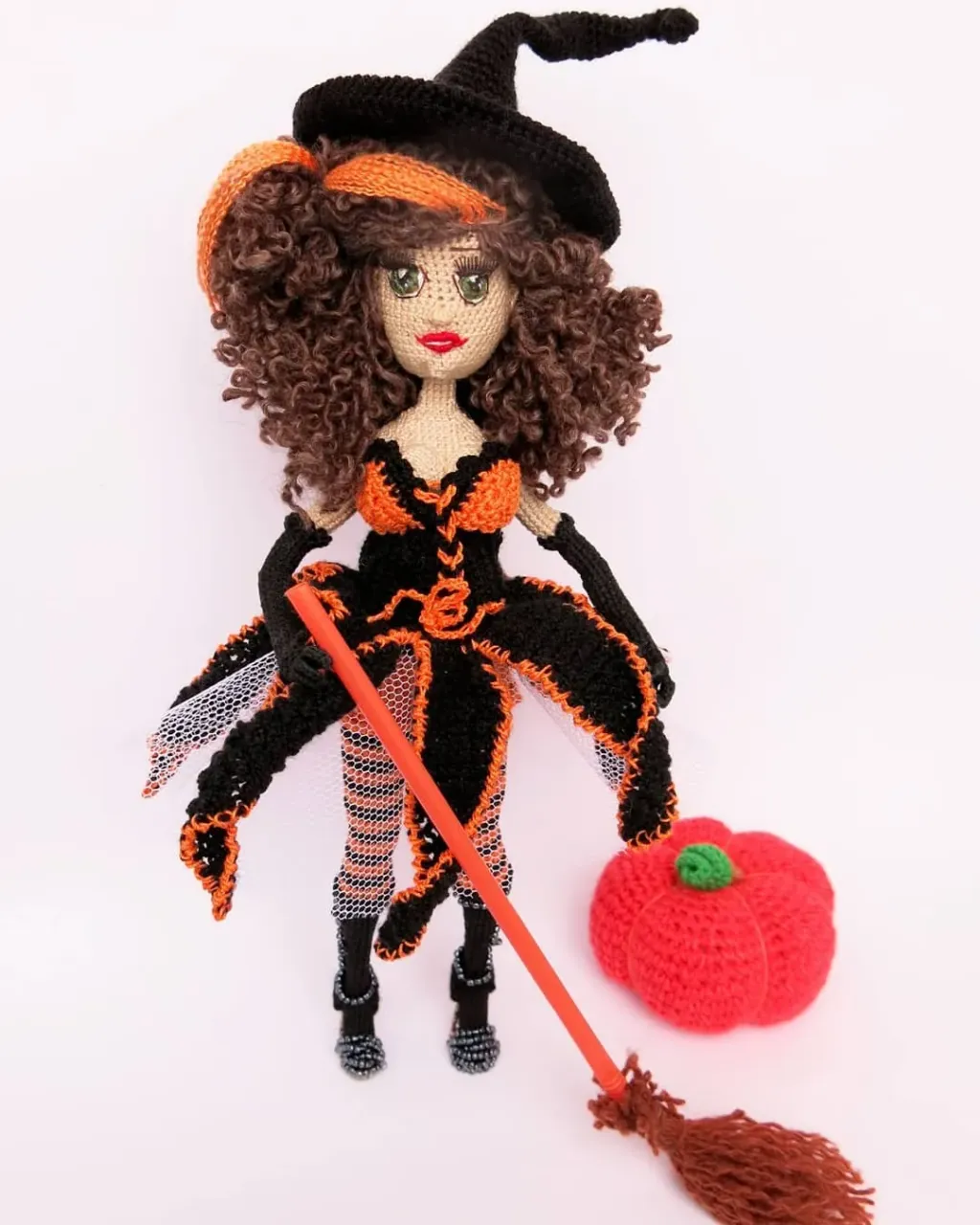#Halloween 🎃))
⠀
Ещё одна милашка-ведьмочка 🎃))
⠀
#инстамир
#куклакрючком
#кукланахеллоуин
#хеллоуин
#кукла
#кукларучнойработы
#куклысвоимируками
#подаркидевушкам
#осень2019
#тыква
 #куклаведьмочка
#dolls
#dollart
#dollmaker
#куклаведьма
#подарокнахеллоуин
#halloweenparty
#halloweendecorations
#halloweenideas
#ведьма
#ведьмочка
#crochetdolls
#amigurumi
#amigirumidolls
#handmadedoll
#helloweendoll
#хеллоуинкукла