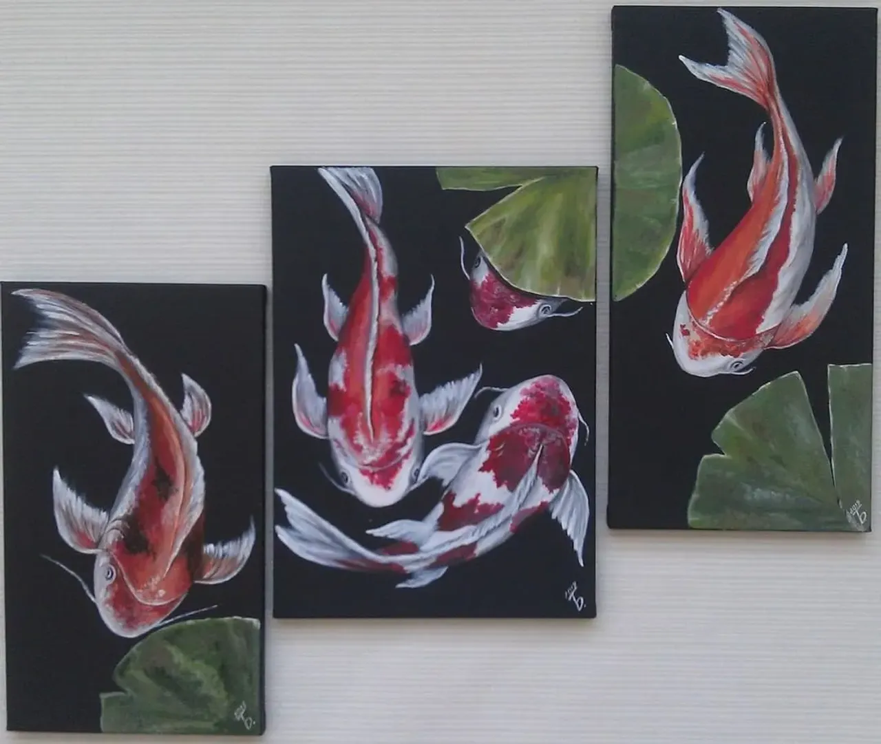 🇯🇵"Японские карпы Кои" 🎏
Эта рыба 🐟 - символ самурайской доблести. Во время нереста карпы плывут вверх по течению рек. Многие из них погибают, но те, кто выживает порождают новое поколение бойцов.
⠀
По течению плывут многие, но против течения отваживаются плыть 🏊лишь единицы.
⠀
#Триптих. Любая картина из трех - самодостаточна, но в совокупности продолжают одна другую. Три холста. Размеры 20 х 35, 25 х 35, 20 х 40. Холсты на подрамниках, среднее #зерно, #хлопок.
Галерейная #натяжка. #Полотно грунтованное акриловым грунтом. Ручная работа. Высокое качество. Бренд: #ROSA. Матовые акриловые #краски ROSA
⠀
Ставьте ❤️, если работа понравилась 🙂
Делитесь, рекомендуйте!
Сейте #кармические зерна 🙂
🔸🔸🔸
✍️ 📧 Пишите для большей информации, заказа картин
⠀
🖌️Художник:
#blagota_artist #благота_художник #интерьер #картина #картинаназаказ #современнаяживопись #art #art_realism_ #painting #contemporaryart #paintingforsale #interiorpainting #pictures #finearts #artgalery #pencilart #искусство #холст #акрил #галарея #японскиекарпыкои