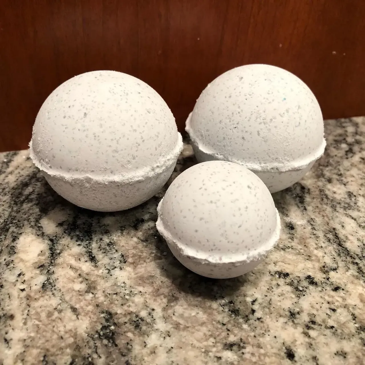 Take it easy and relax in the tub with these beautifully scented handmade Bath bombs - catered to sensitive skin with natural ingredients without citric acid.  Also have options for citric acid as well with coconut oil.  Many different colors and essential oil fragrances! Message me or order your favorites on etsy.com/shop/alittletouchoftori #bath #bathbombs #tub #essentialoils #lagunamoon #gift #relax #relaxation #accessory #spa #beauty #coconutoil #etsyshop #etsy #smallbusiness #diy #natural #fizzy #fun #bathtime #handmade #etsyfinds #etsysellersofinstagram #bathbombaddict #bathbombaddict