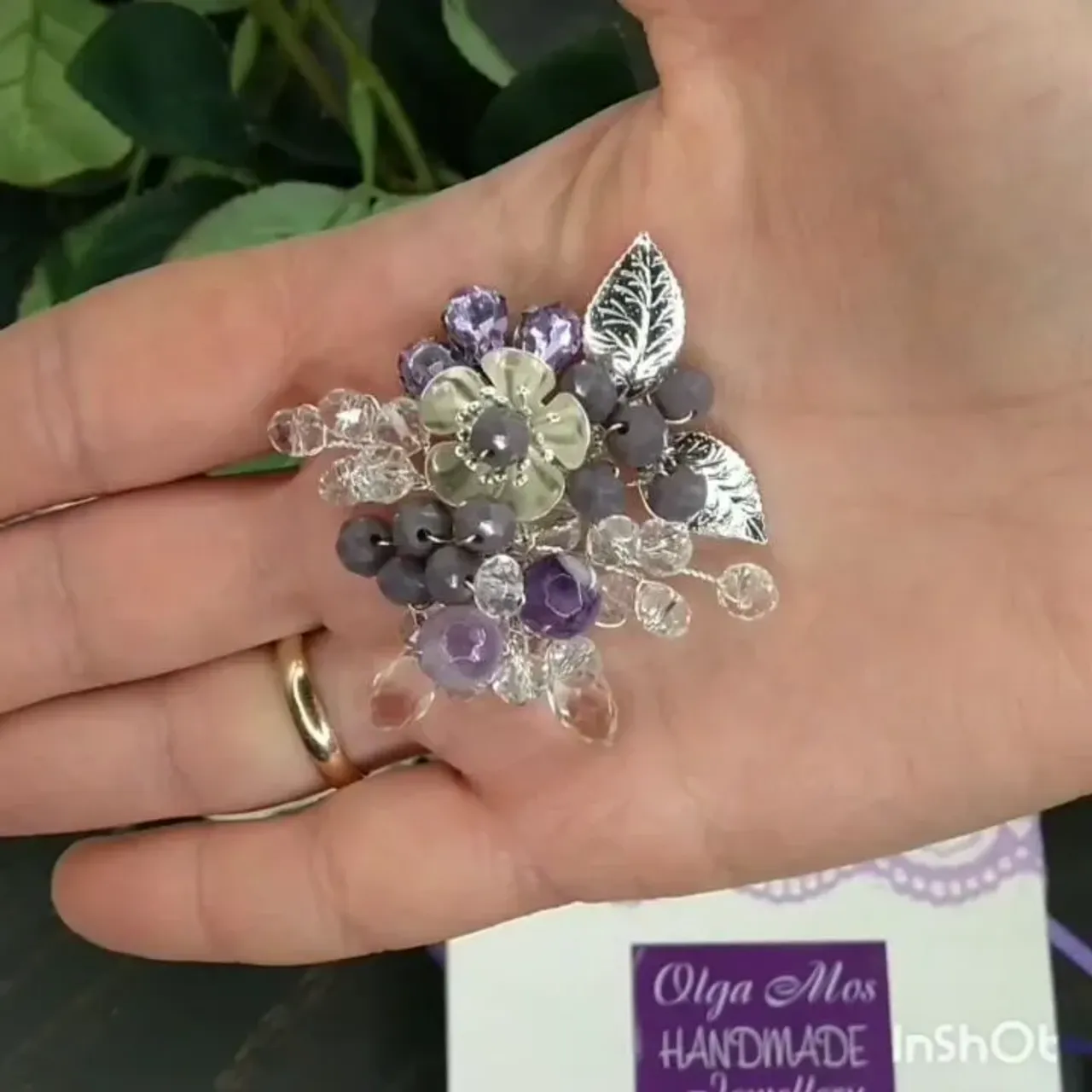 Брошь с натуральным аметистом
#брошьсаметистом #брошьназаказ #брошьручнойработы #брошь #украшенияназаказ #украшениянасвадьбу #украшенияизнатуральныхкамней #украшенияручнойработы #подарок  #подарокподруге  #подарокмамеукраина  #handmadebrooch #handmadegifts #handmadejewelry #handmade #olgamoshandmade