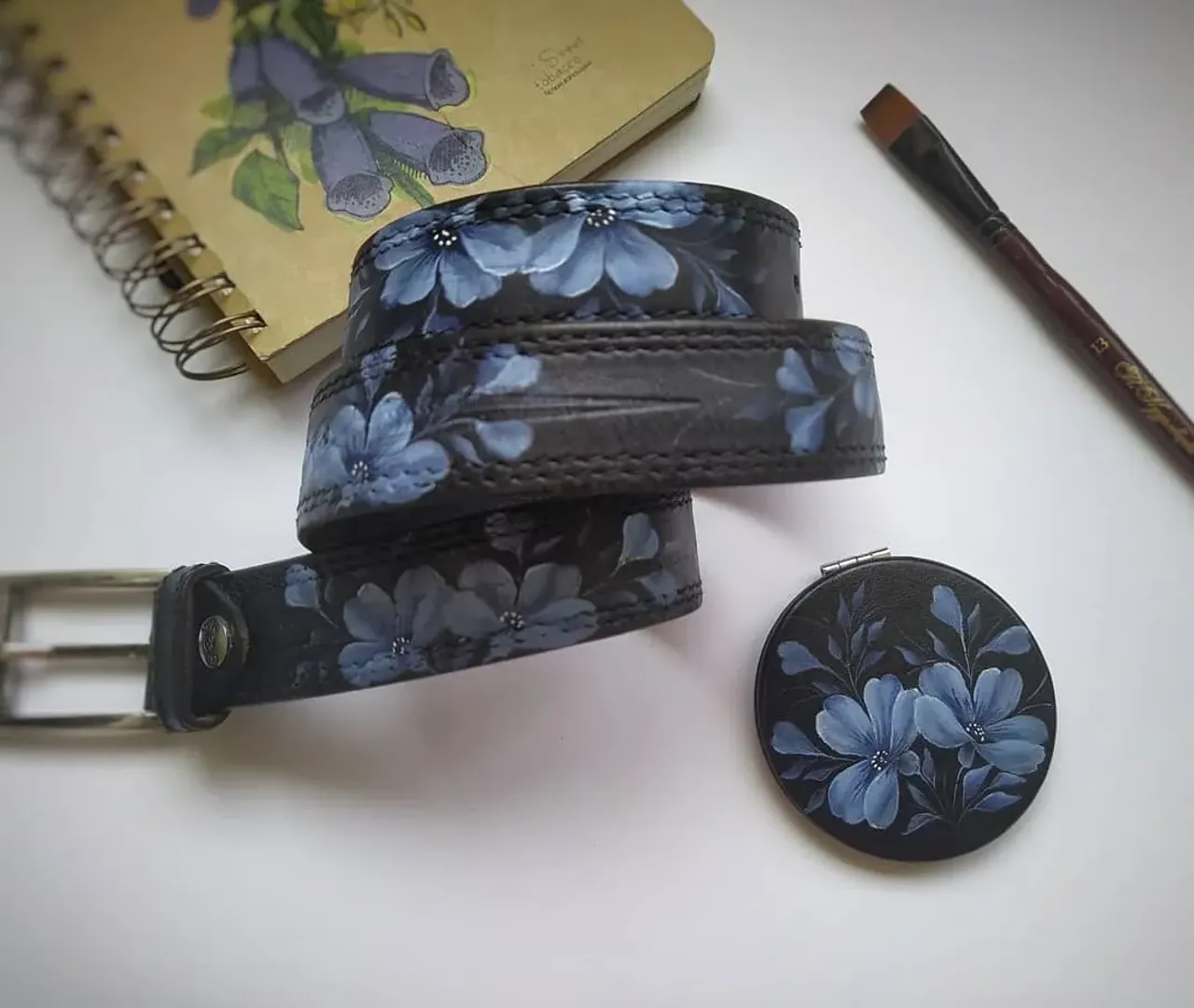 Второй урок курса по росписи @kudryavtsevatatiana  пройден! Идём дальше...
#росписьдвойногомазка #росписьпокоже #росписьпокожеакрилом #росписьпредметов #onestroke #onestrokeflowers #onestrokepainting #onestrokepaintingclass