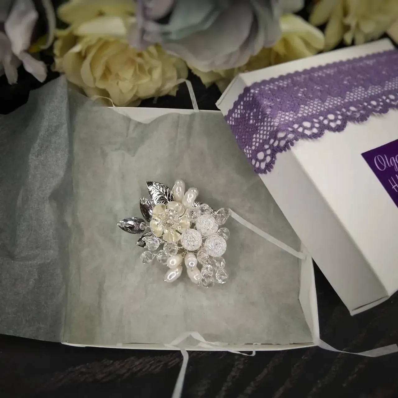 Брошь, выполненная на заказ #украшенияназаказ #украшенияручнойработы #украшениядляневесты #украшениянасвадьбу #брошьручнойработы #этси #брошь #брошьизжемчуга #брошьсжемчугом #handmadegifts #handmadejewelry #handmade #olgamoshandmade #etsy