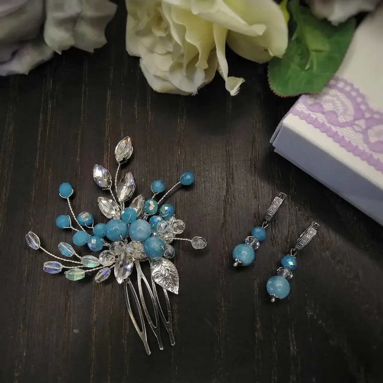 Нежный комплектик из натурального авантюрина 🌹В наличии
🌺Чешские хрустальные бусины, бусины из натурального авантюрина, стразы, металлическая фурнитура, серьги- фурнитура lux.
🌷отправка по миру
🌼0982134393
#украшениявприческуневесты #украшенияназаказ #украшениянасвадьбу #украшениявприческу #украшениянавыпускной #голубойгребень #гребеньдляволос #комплектукрашений #вечерниеукрашения #гребеньвприческу #серьгиручнойработы #серьгинасвадьбу #серьгинавыпускной #украшенияизнатуральныхкамней #handmadepin #handmadejewelry #handmadegifts #weddigjewelry #wedding #weddingaccesories #weddinghairpin #bridalcomb #bridalearrings #bridaljewelry #bride #подарок #подарокневесте #подарокподруге
